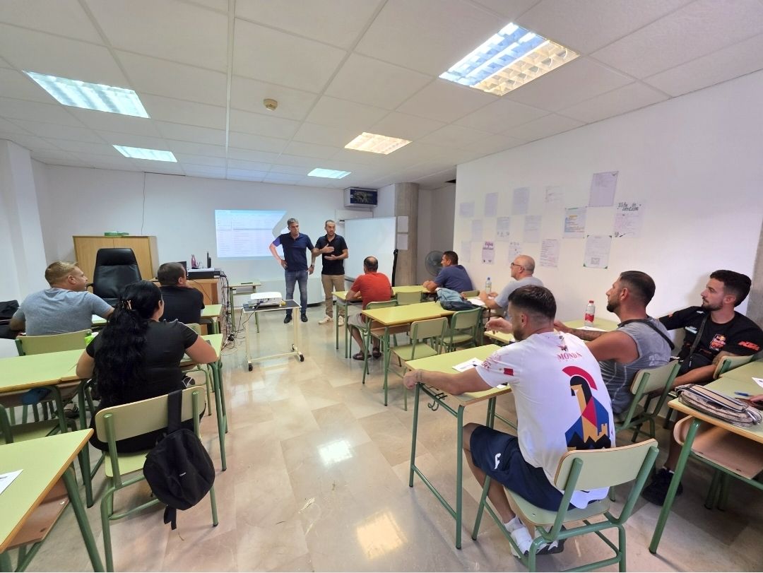 Águilas impulsa la formación especializada en el sector pesquero con una nueva edición gratuita del Curso de Marinero Pescador