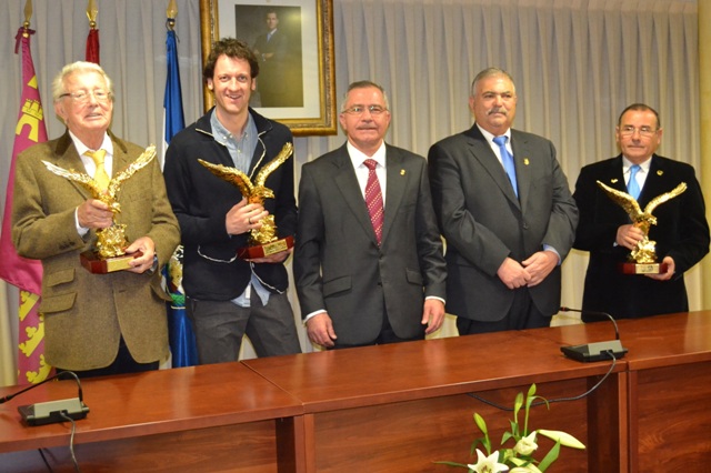 Miles de personas aclaman a Edu Soto en su pregón del Carnaval de Águilas  