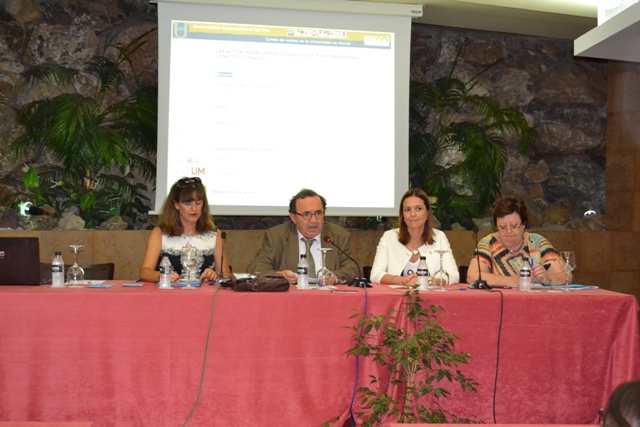 La alcaldesa de Águilas inaugura un curso sobre las reformas legislativas