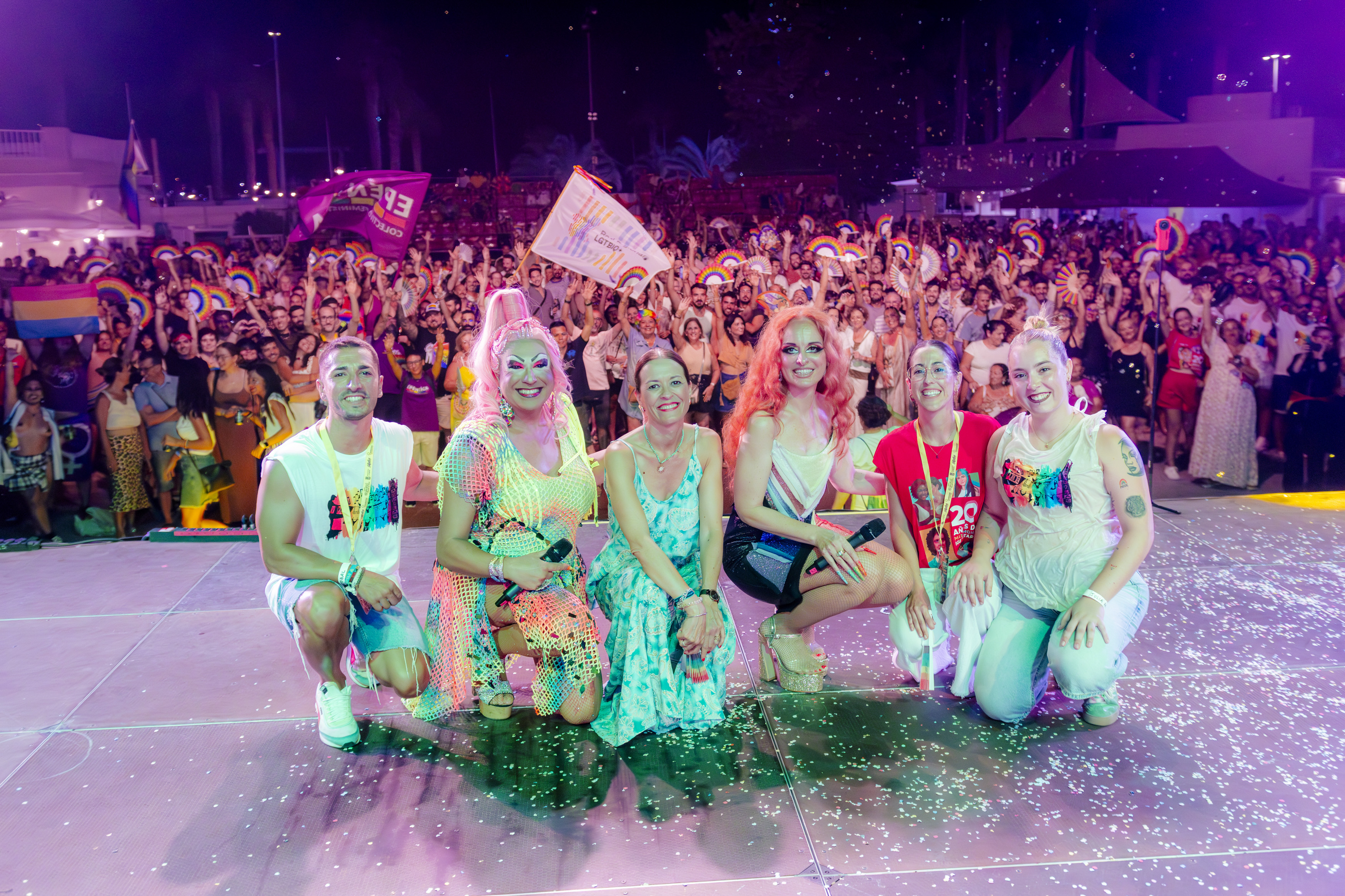 Miles de personas participan en el V Pride en el año en que se conmemora el veinte aniversario del matrimonio igualitario 