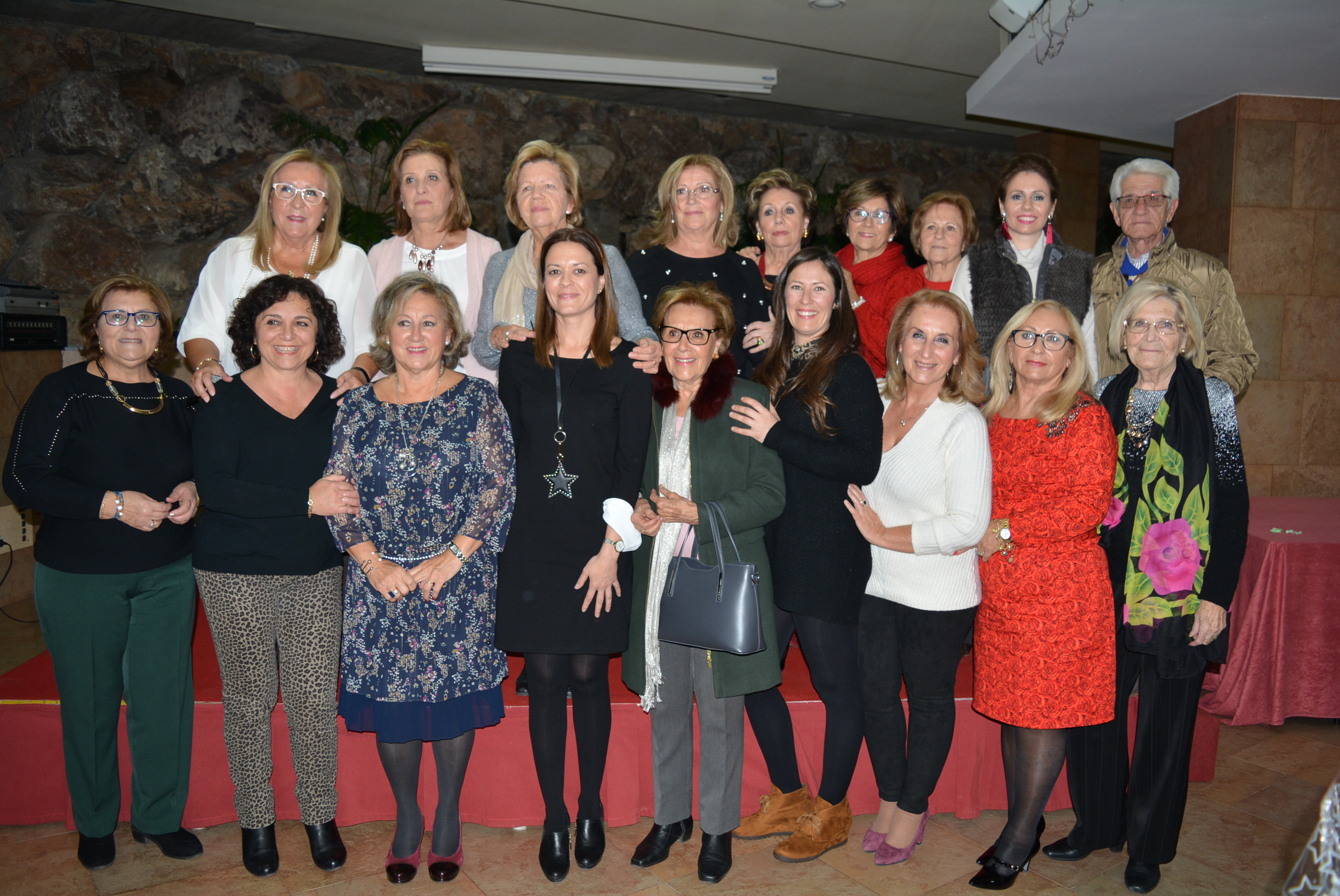 Más de 125 personas asisten al tradicional concurso de cocina navideña de la Asociación de Amas de Casa