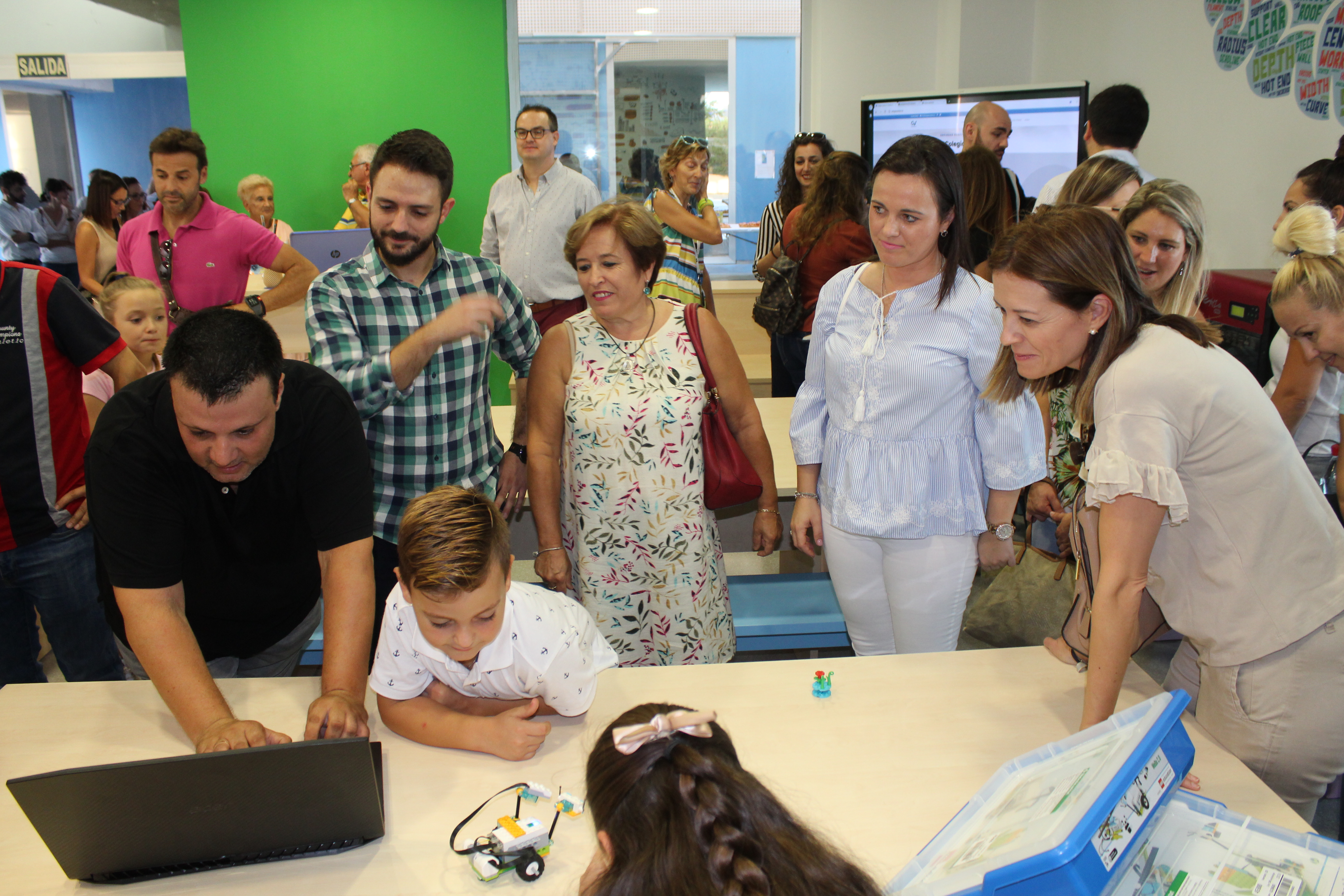 El Proyecto “Tecnonando” en memoria de Fernando Martínez es una realidad en el colegio Carlos V