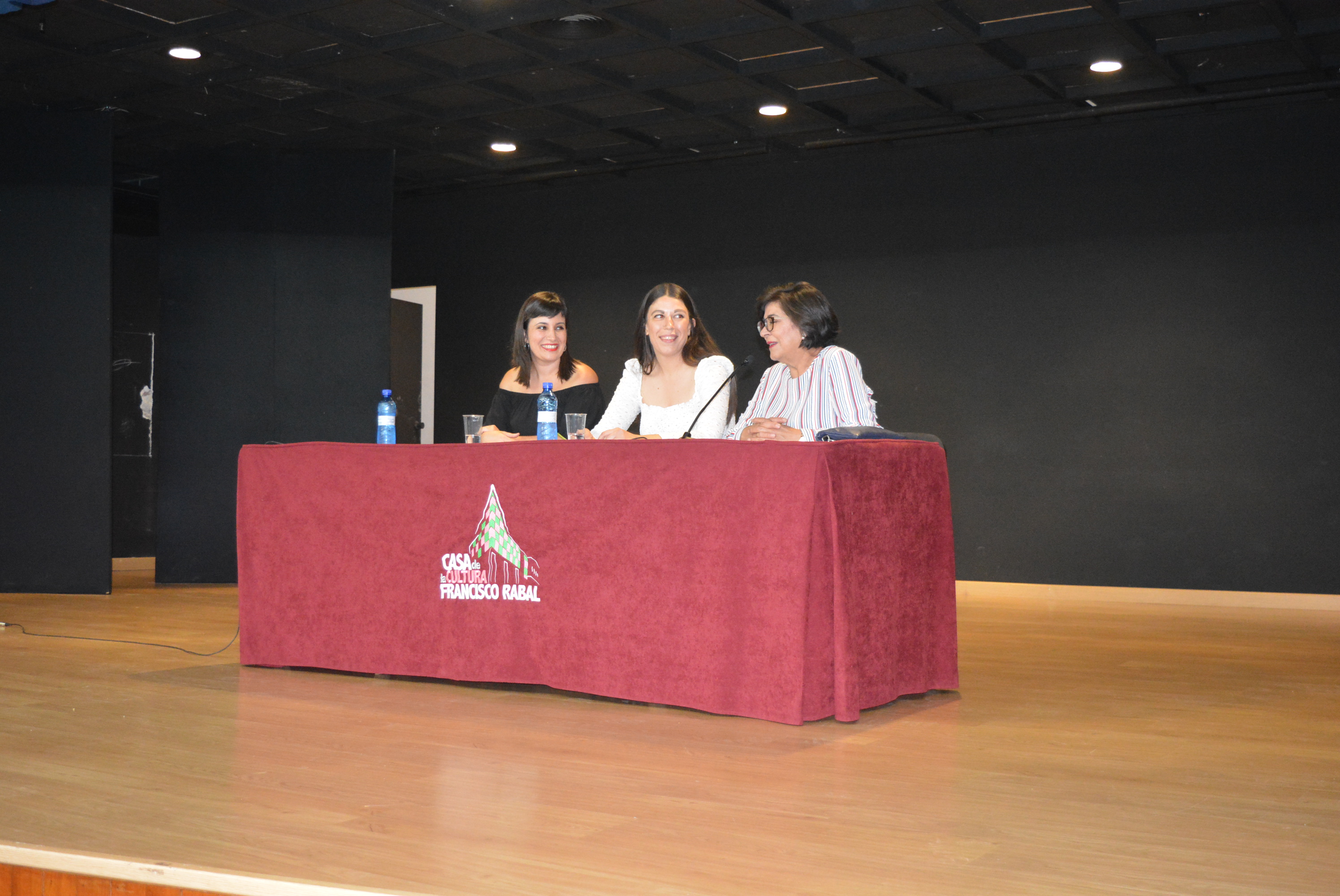 La aguileña María Díaz presenta su segundo libro 