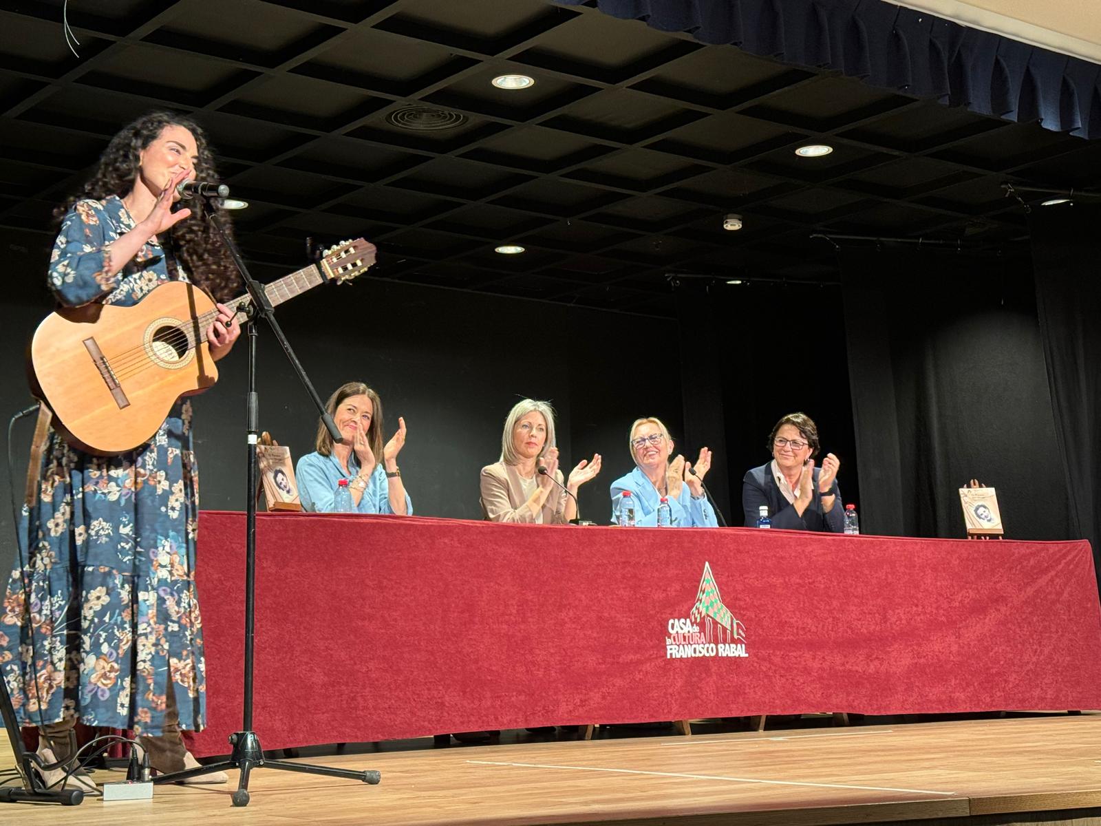 Dolores Ibarra presenta su libro “El paraíso del olvido”