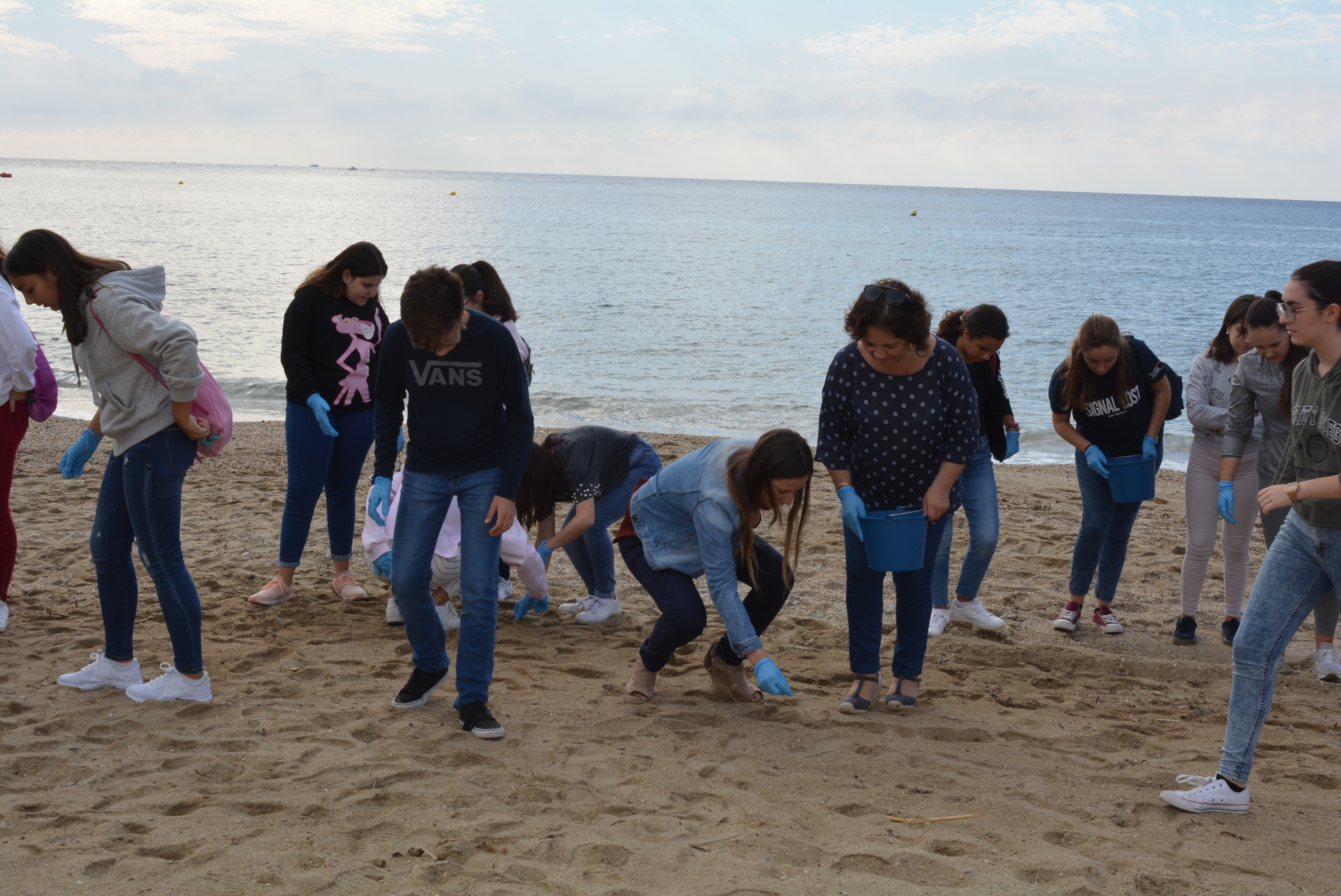 Los estudiantes aguileños se suman al proyecto Escalpito. Pescadores de Plástico