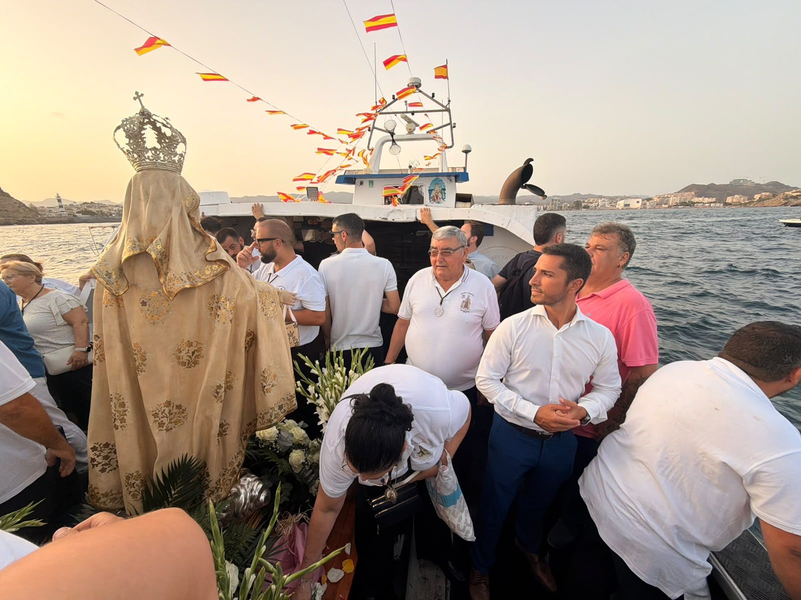 La procesión marinera pone el broche final a las fiestas de la Virgen del Carmen en Águilas