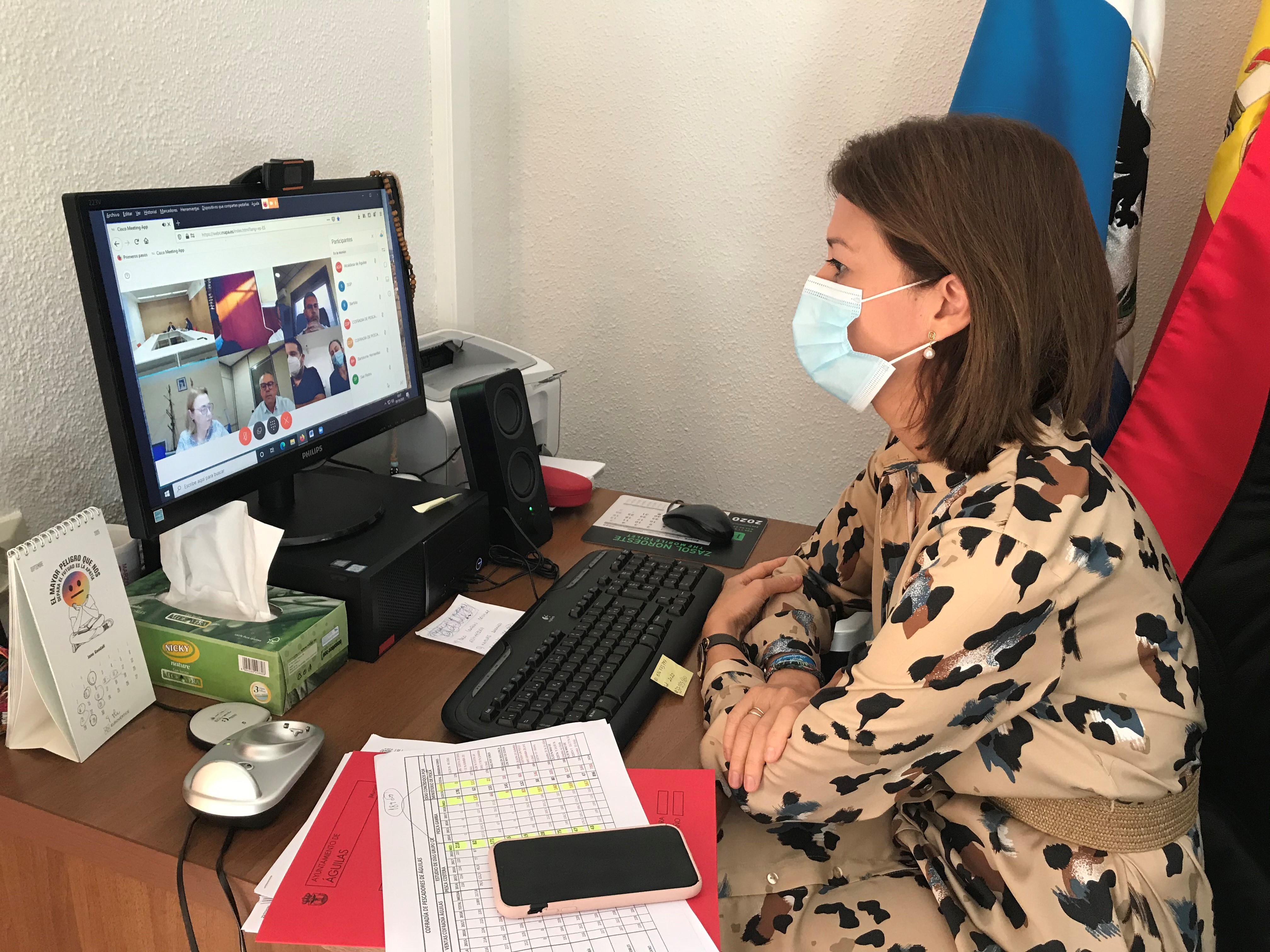  La secretaria de Estado de Pesca mantiene un encuentro con la alcaldesa, el edil de Pesca y las Cofradías de Pescadores de la Región