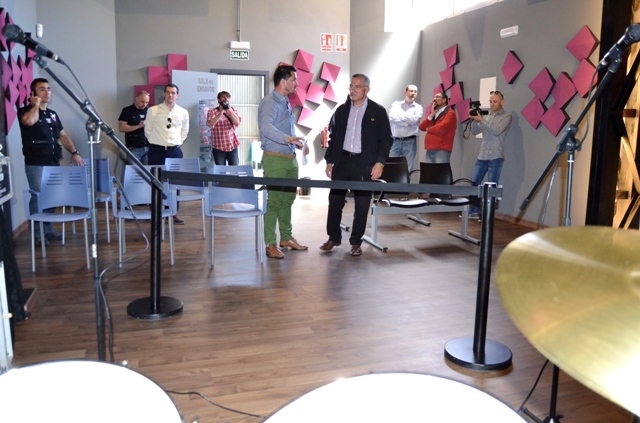 El Ayuntamiento acondiciona un local de ensayo para los grupos de música de Águilas   