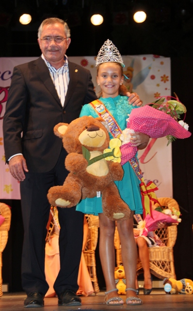 Natalia Cabeza Jiménez es la nueva Reina Infantil de Águilas 