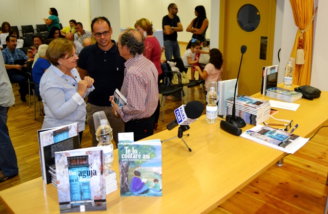 La escritora aguileña Laura Hernández presenta dos libros editados este año 