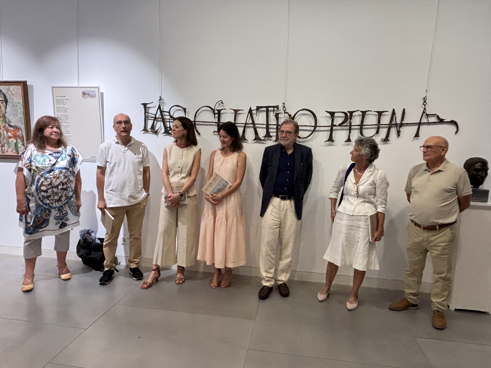 El Auditorio acoge la exposición “Las cuatro plumas. Fértil residencia”