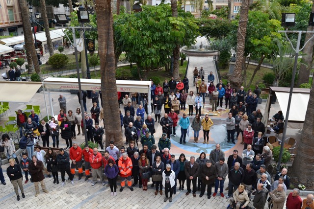 Águilas guarda un minuto de silencio en memoria de las víctimas del accidente aéreo y suspende los actos de la Patrona  