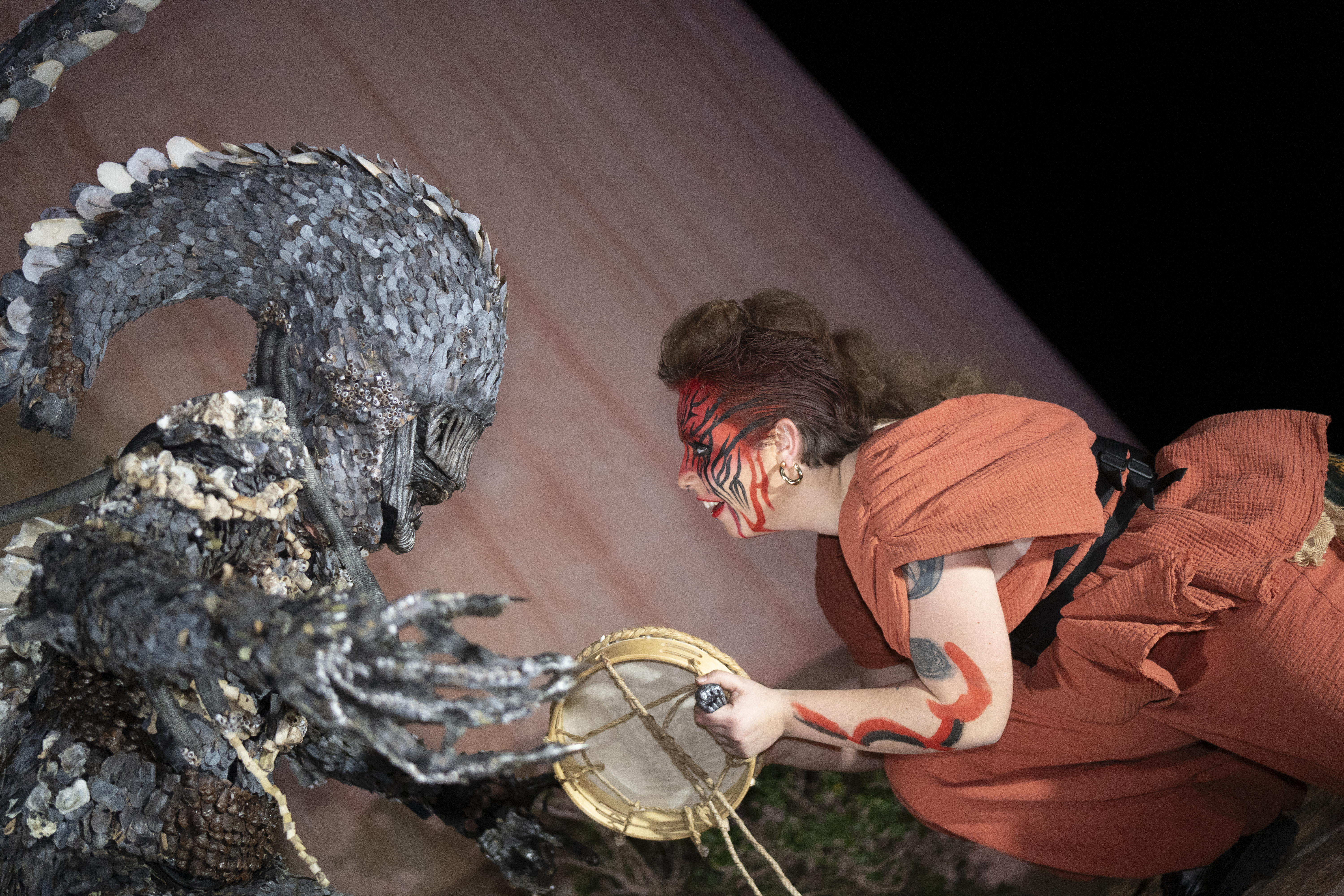 Gabi Martínez se transforma en un alien en la Suelta de la Mussona