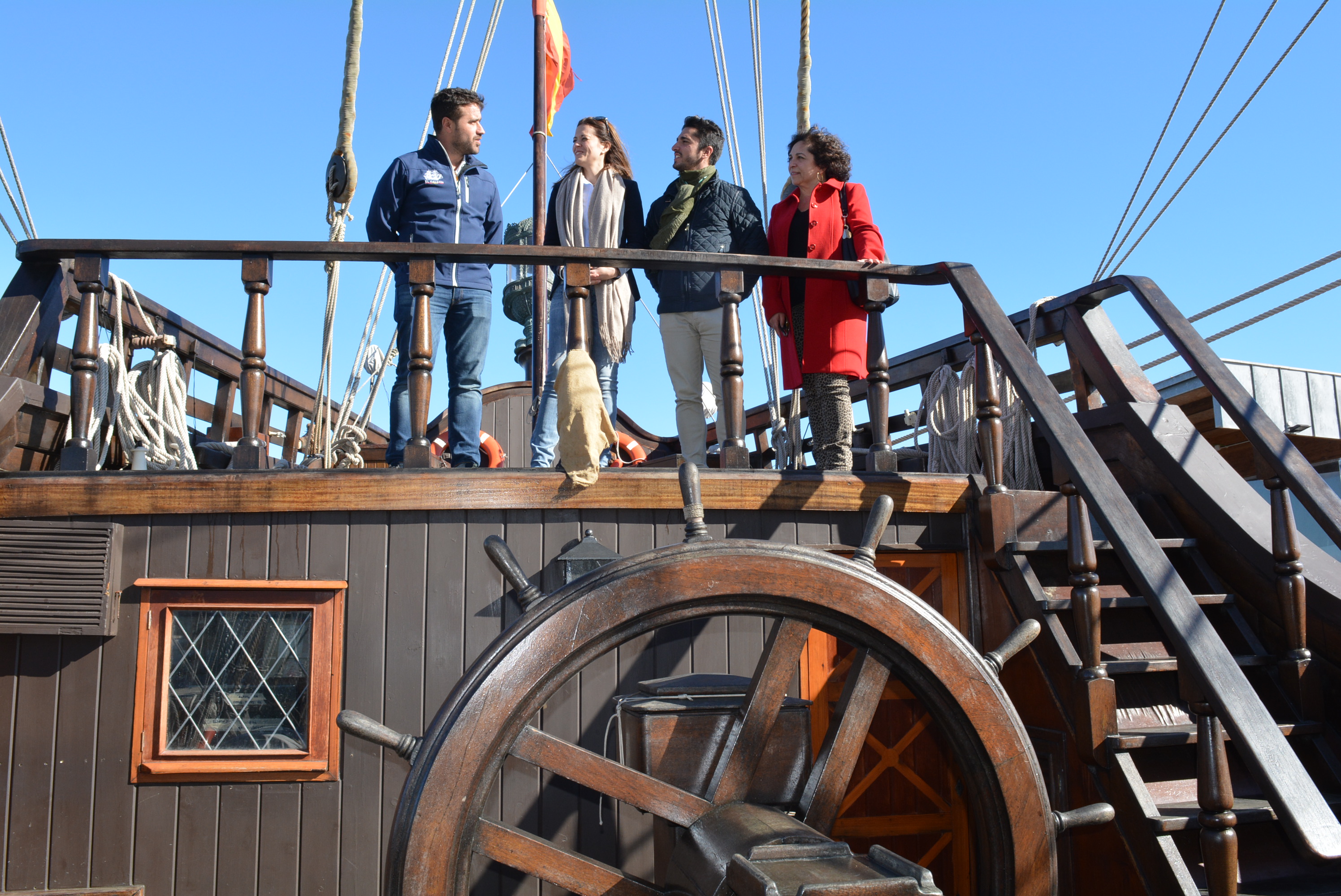 El imponente galeón Andalucía se encuentra ya en el puerto pesquero de Águilas