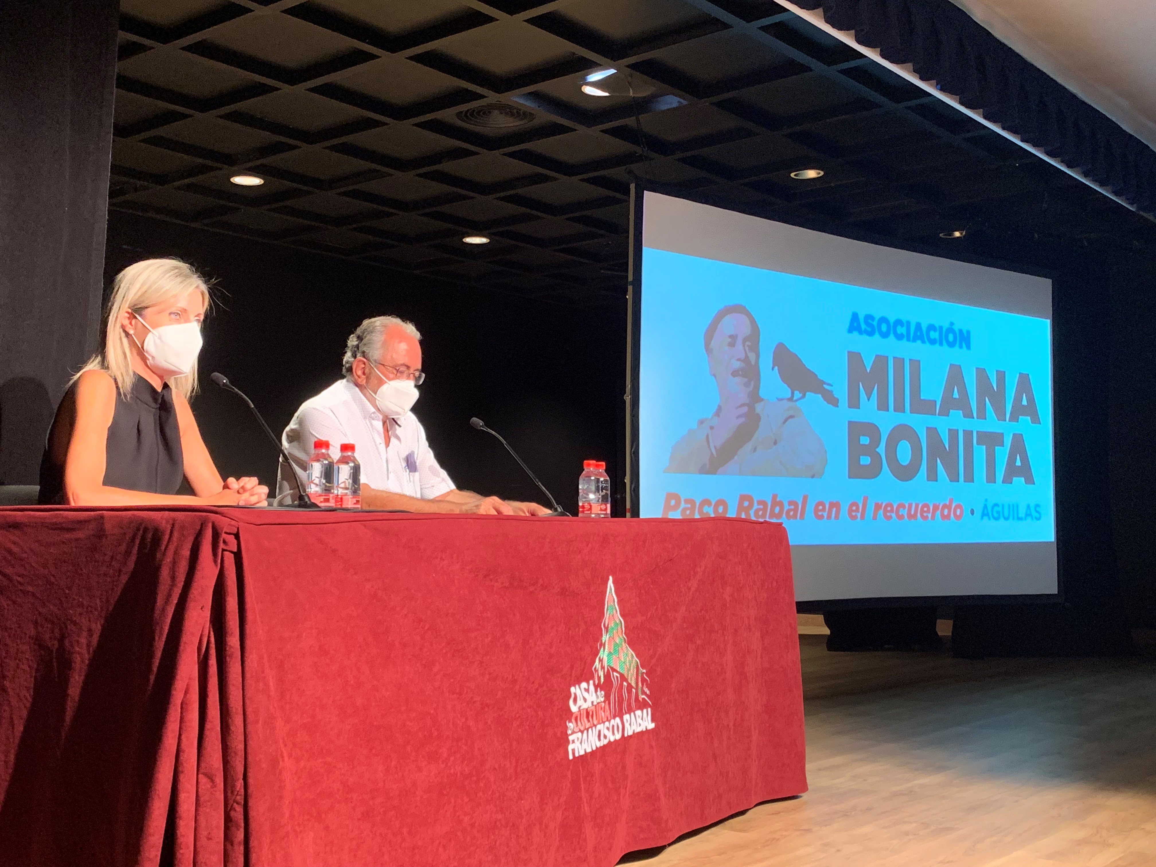 Milana Bonita homenajea al actor Paco Rabal, coincidiendo con el 20º aniversario de su fallecimiento