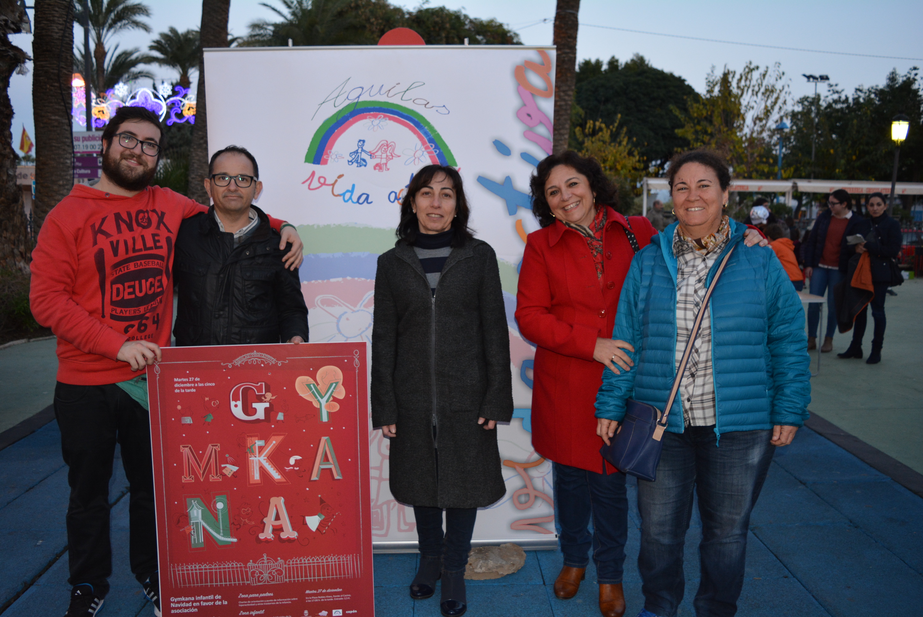 Los más pequeños se divierten en la I Gymkana solidaria de Navidad a beneficio de Águilas Vida Activa