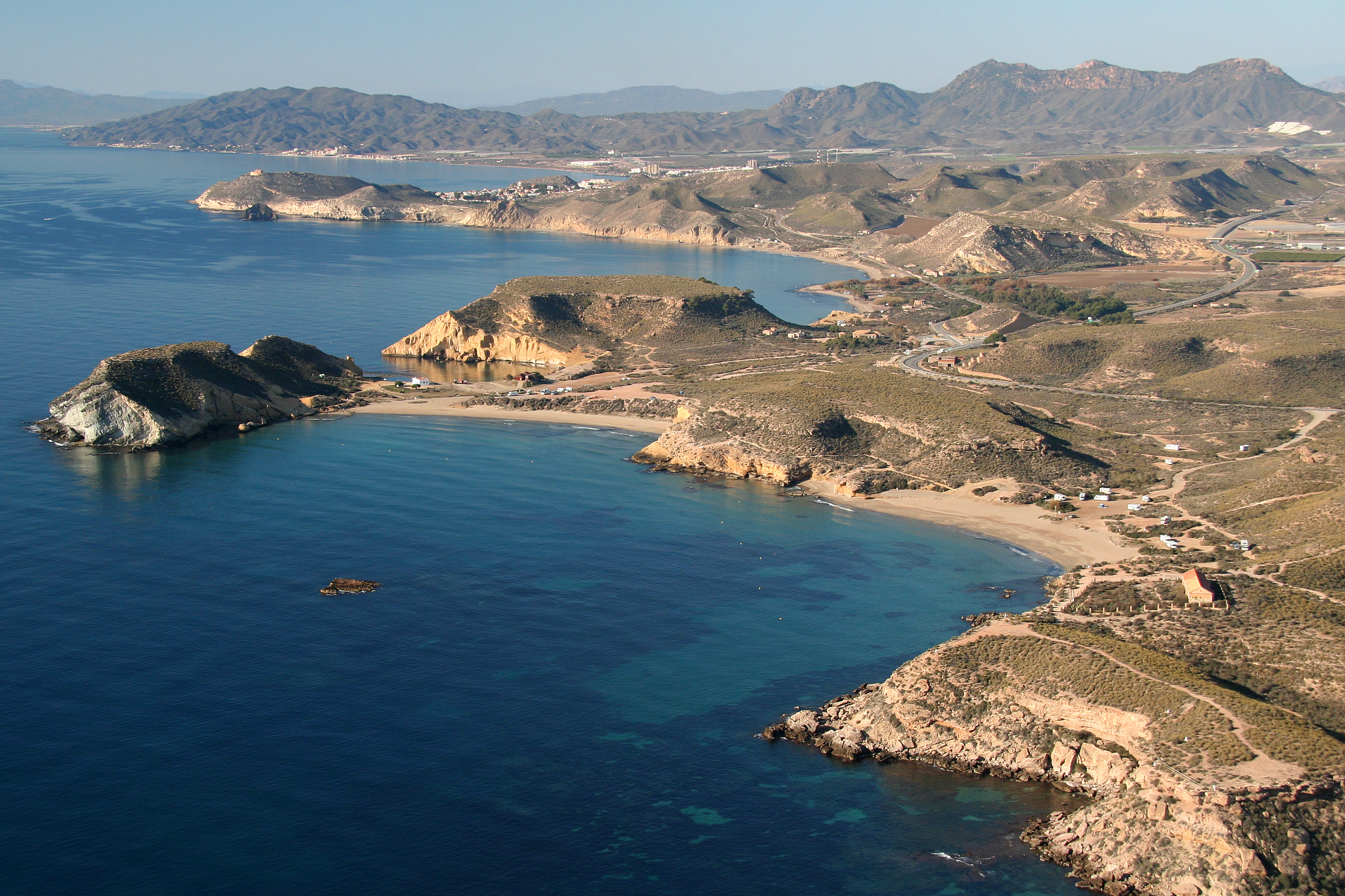 Las playas de Matalentisco, Higuerica, El Charco y Arroz se preparan para las Monas