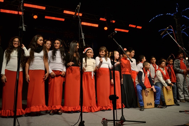 Cientos de estudiantes participan en el XVI Festival de Villancicos Escolares de Águilas 