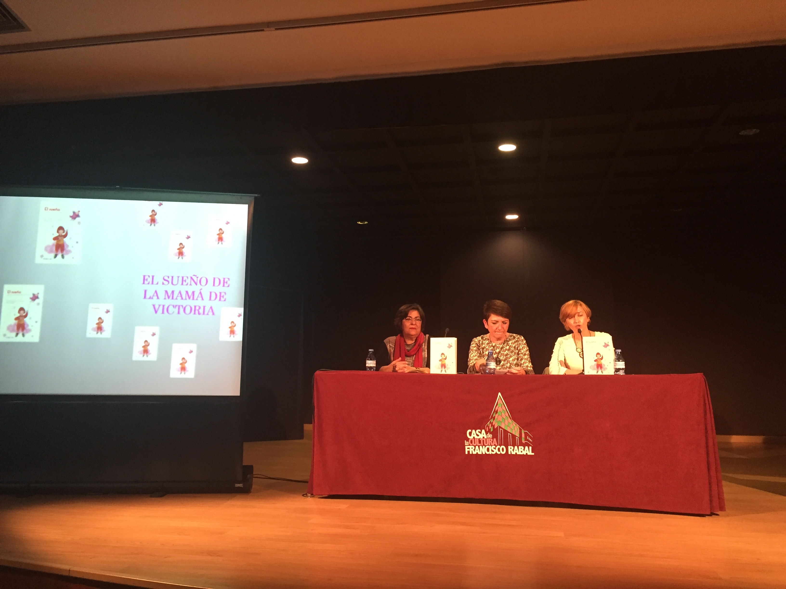 Encarnación García presenta el libro de relatos “El sueño de la mamá de Victoria”