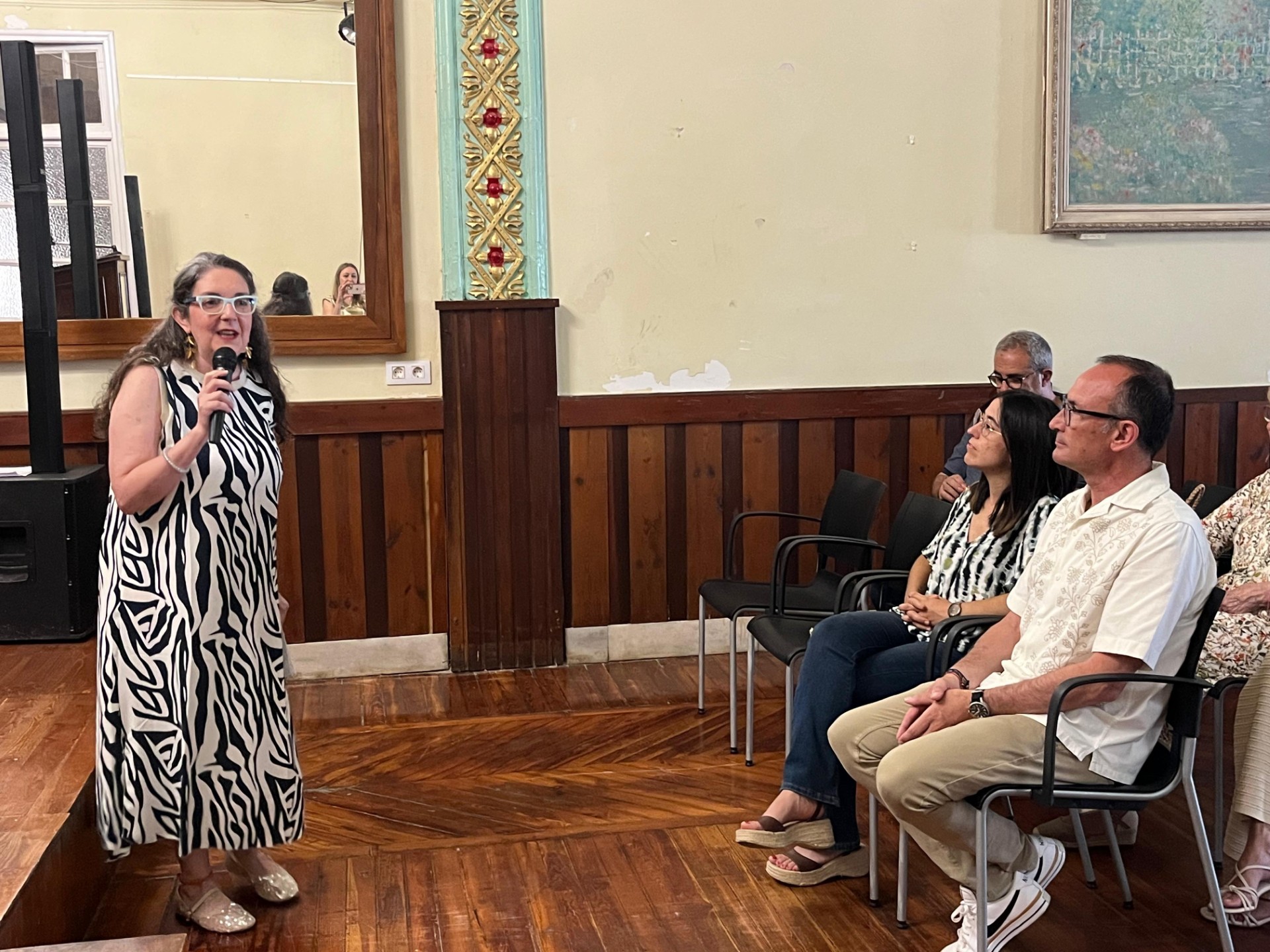 Victoria Fortún llena de versos el Casino de Águilas 