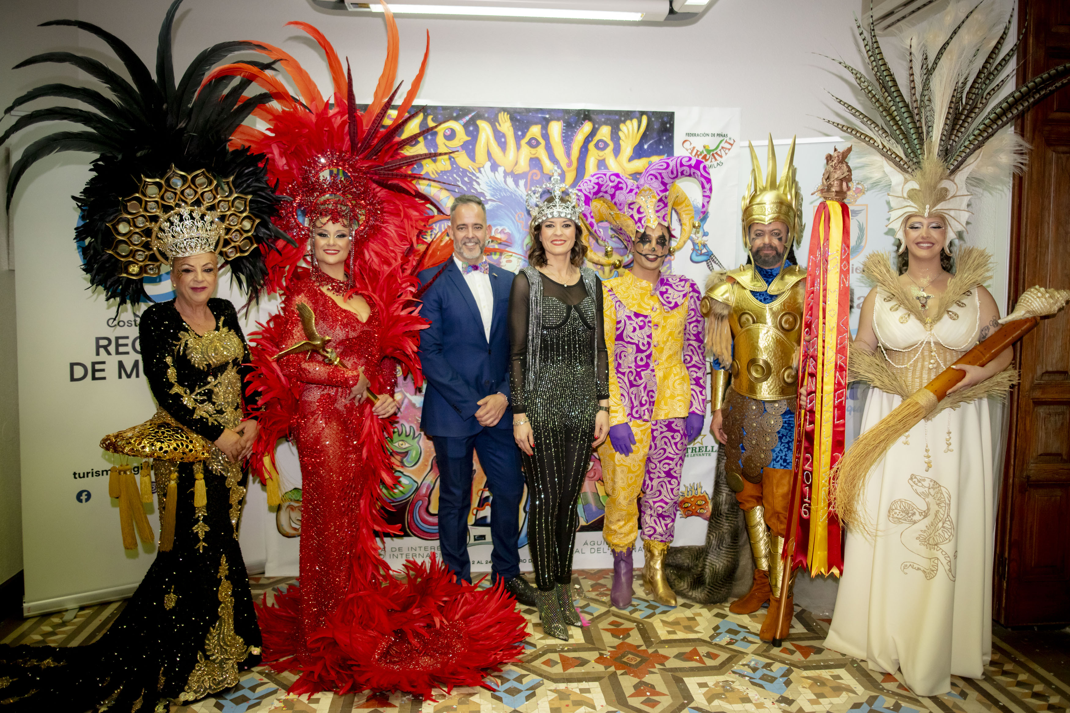 Miles de personas disfrutan de la jornada del sábado de Carnaval