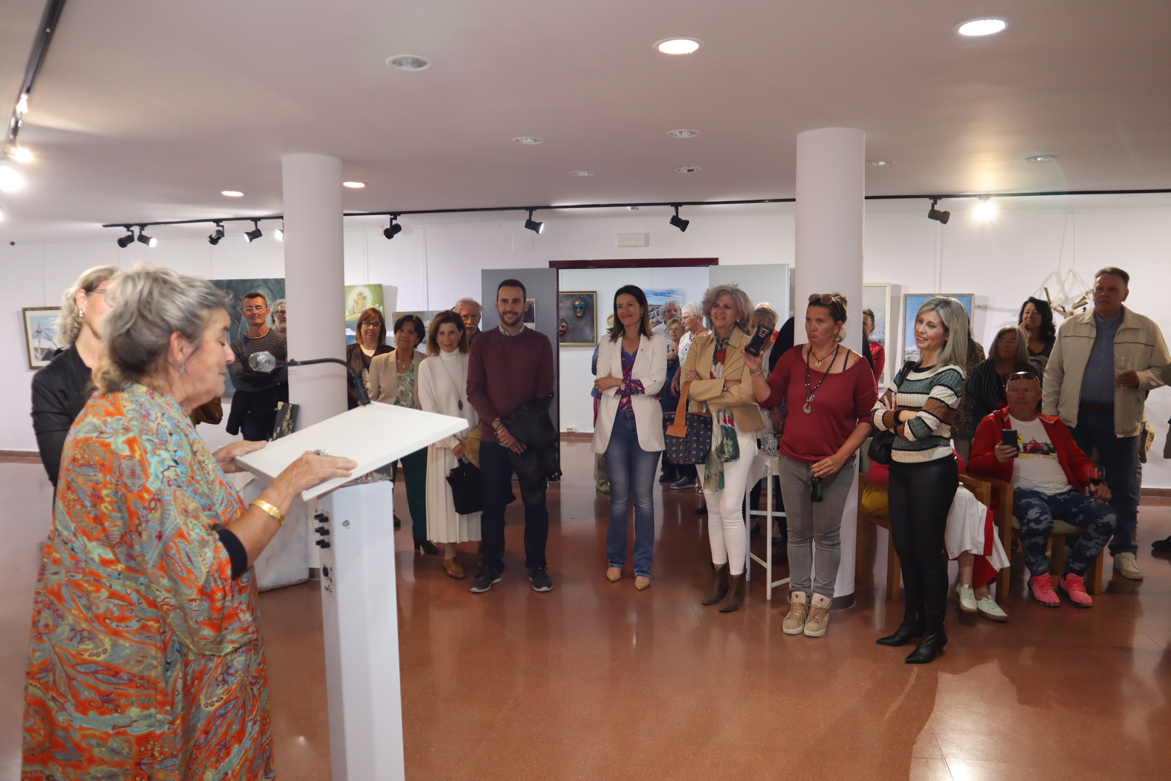 La Casa de la Cultura acoge la exposición “Las vueltas que da la vida”