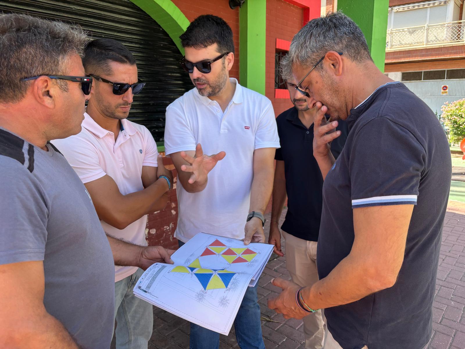 Comienza la instalación de sombras el parque Robles Vives