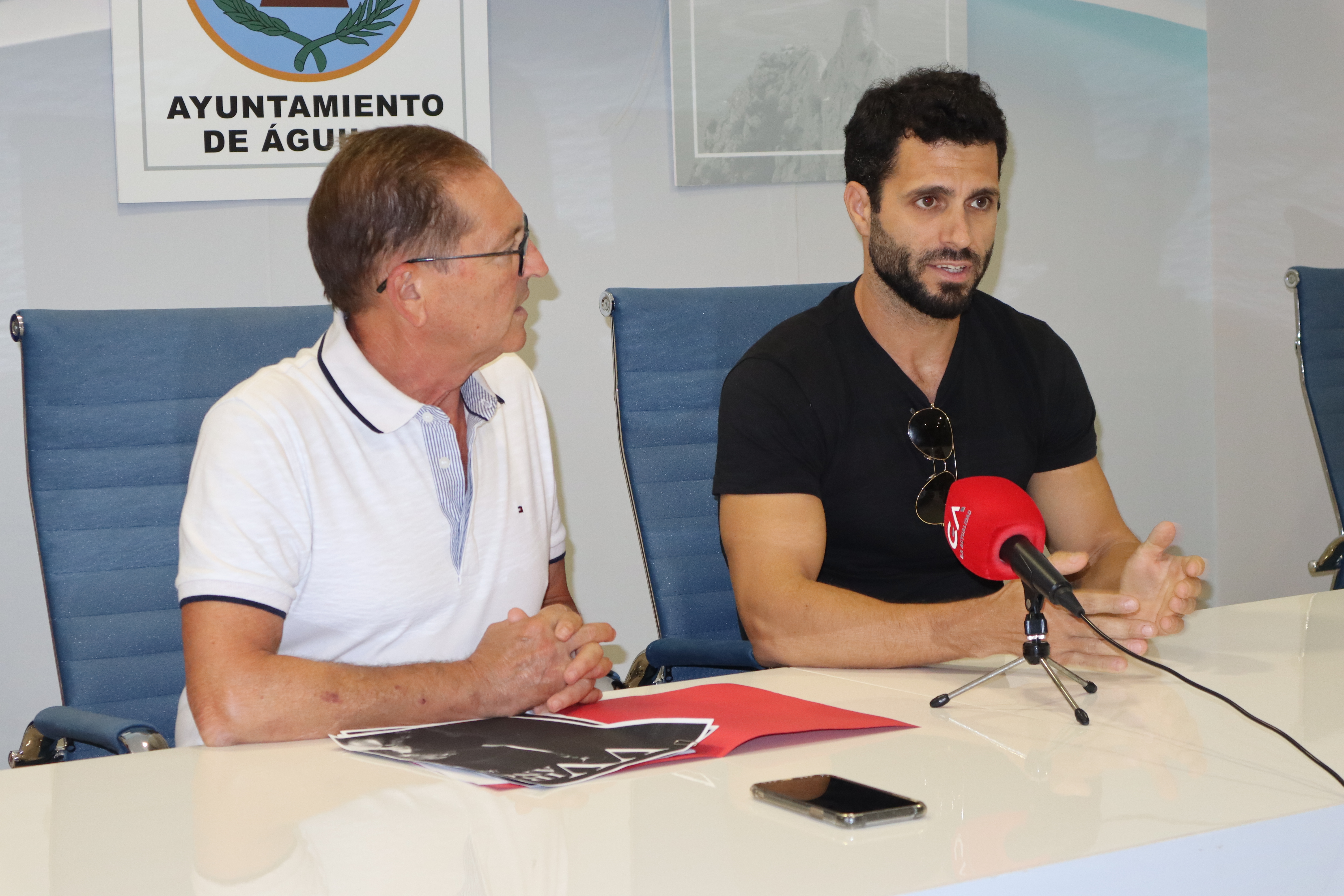 Josué Vivancos estrena en Águilas “Vivir Vivancos”