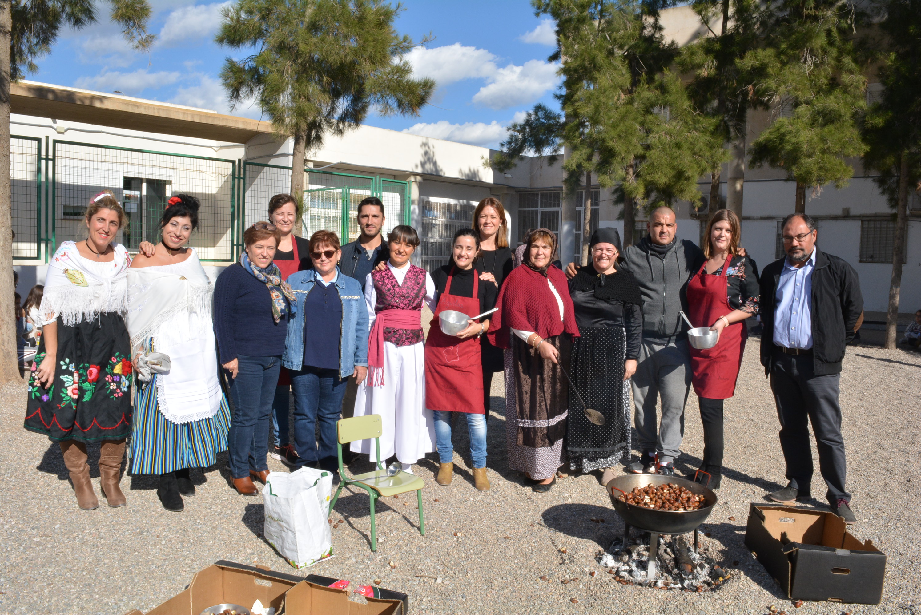 El colegio Las Lomas celebra su tradicional Castañada, este año ambientada en la cultura murciana