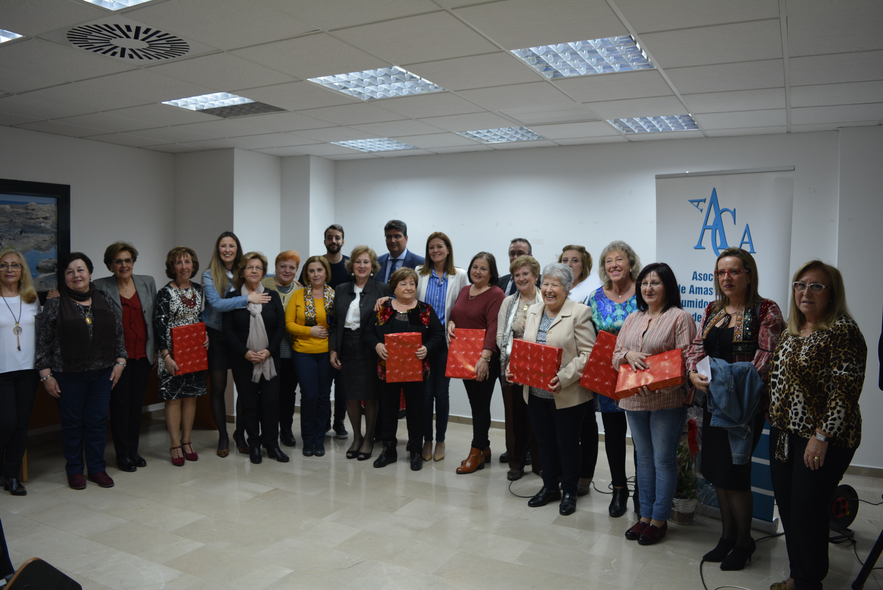 La asociación de Amas de Casa celebra el concurso de entrantes fríos y dulces