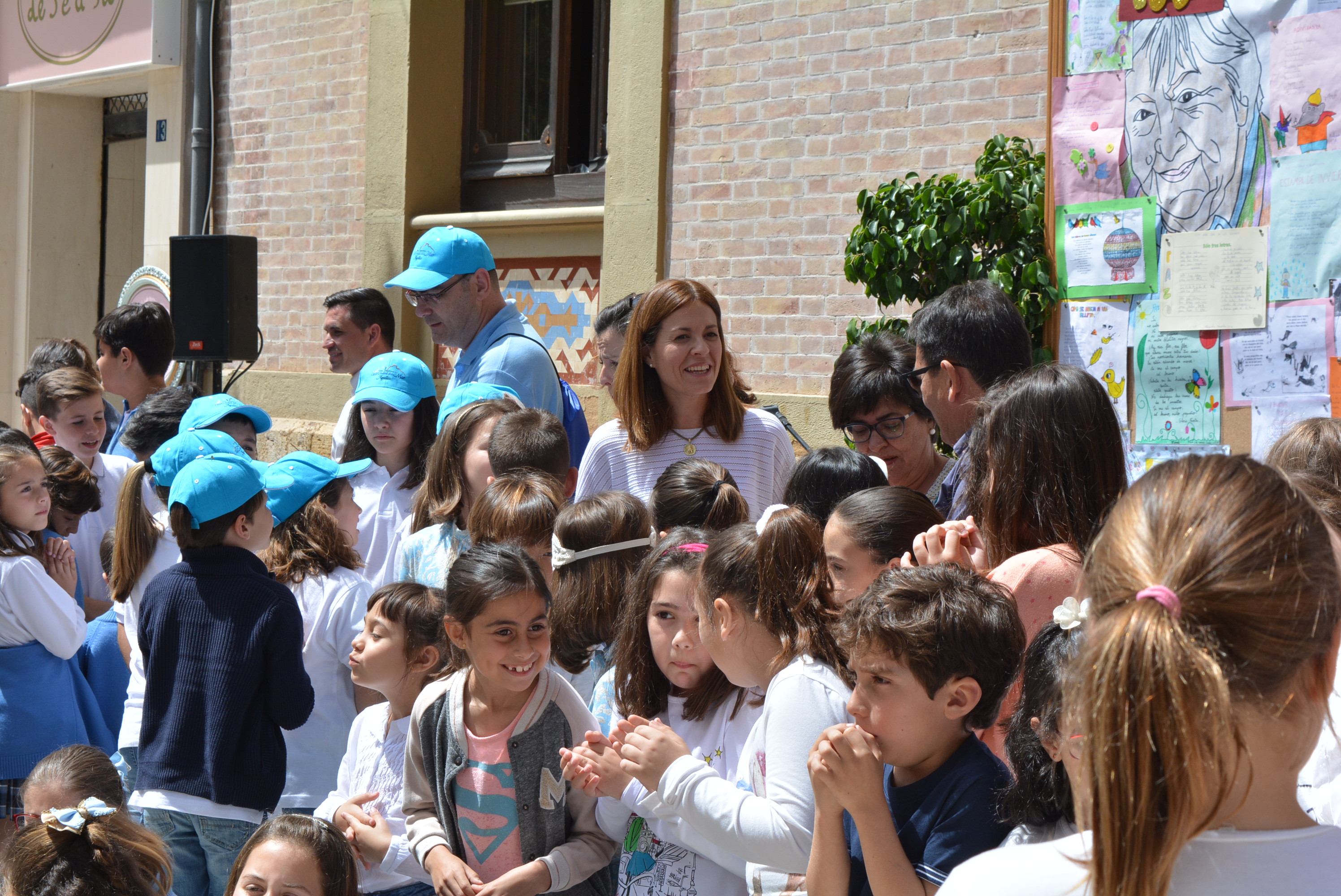 Los escolares aguileños rinden homenaje a Gloria Fuertes