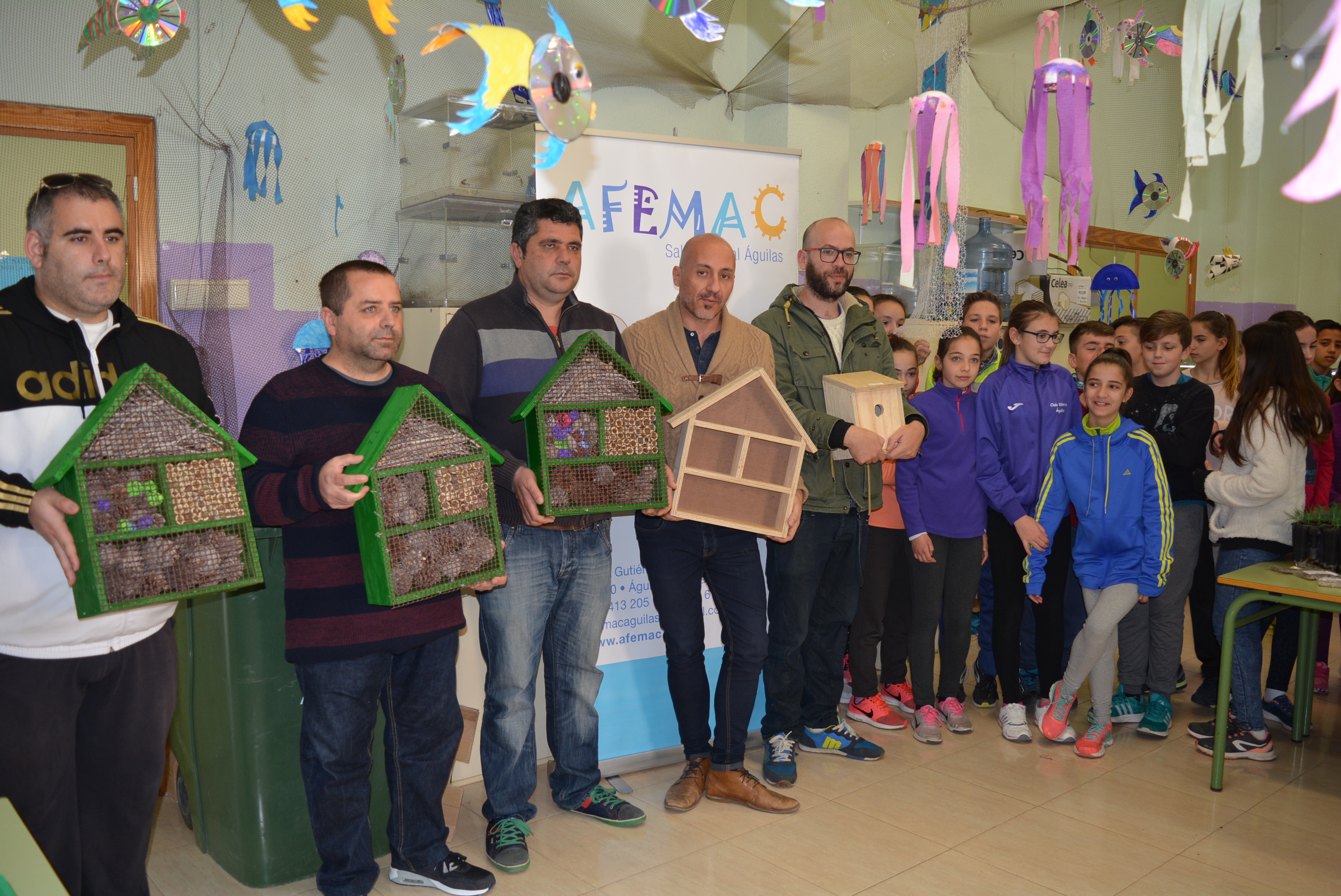 La Concejalía de Medio Ambiente pone en marcha, con la colaboración de Afemac, el proyecto “hoteles para insectos”