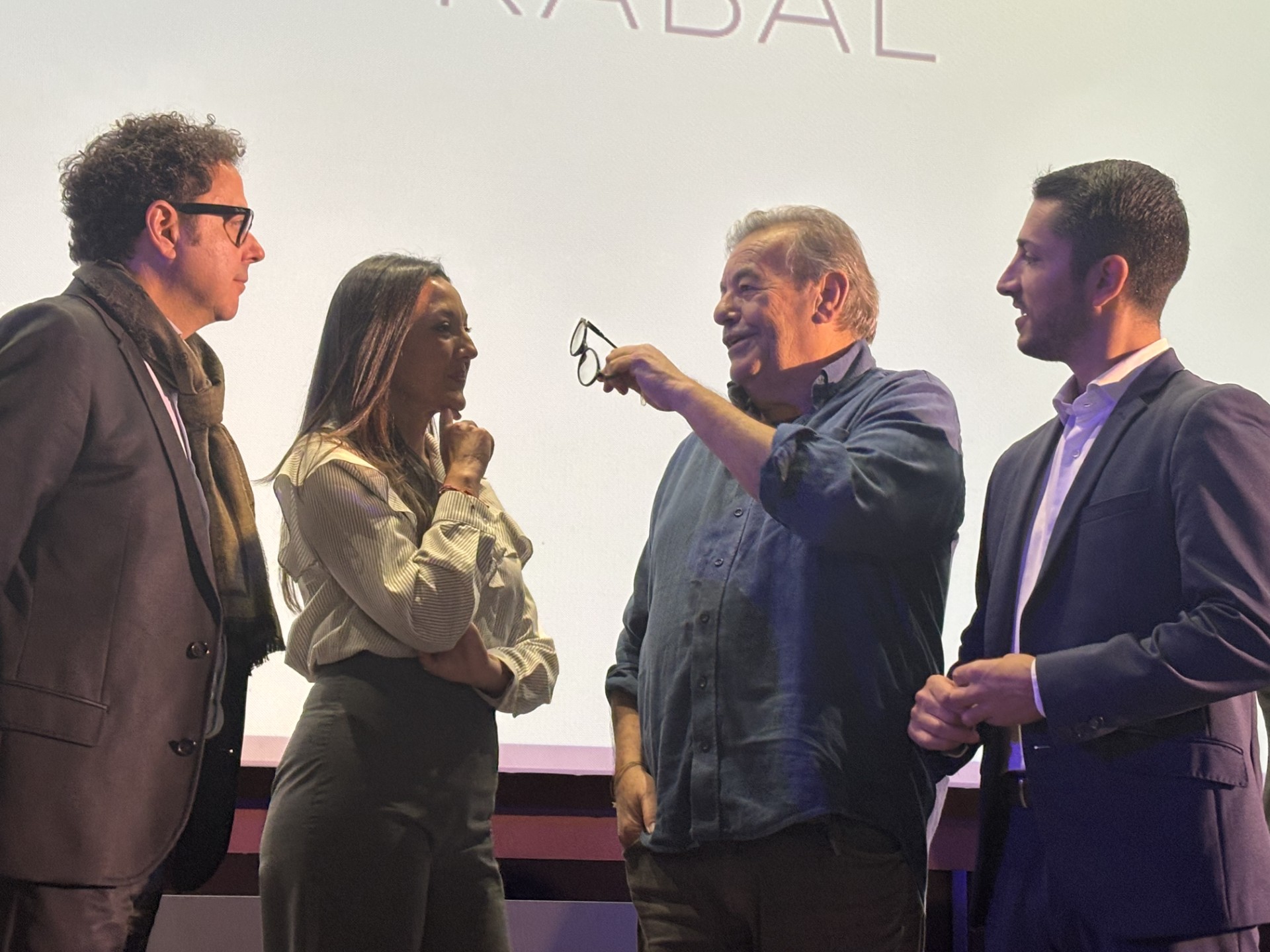 El Ayuntamiento instalará una escultura de Paco Rabal en la Plaza de España con motivo del centenario del nacimiento del actor aguileño