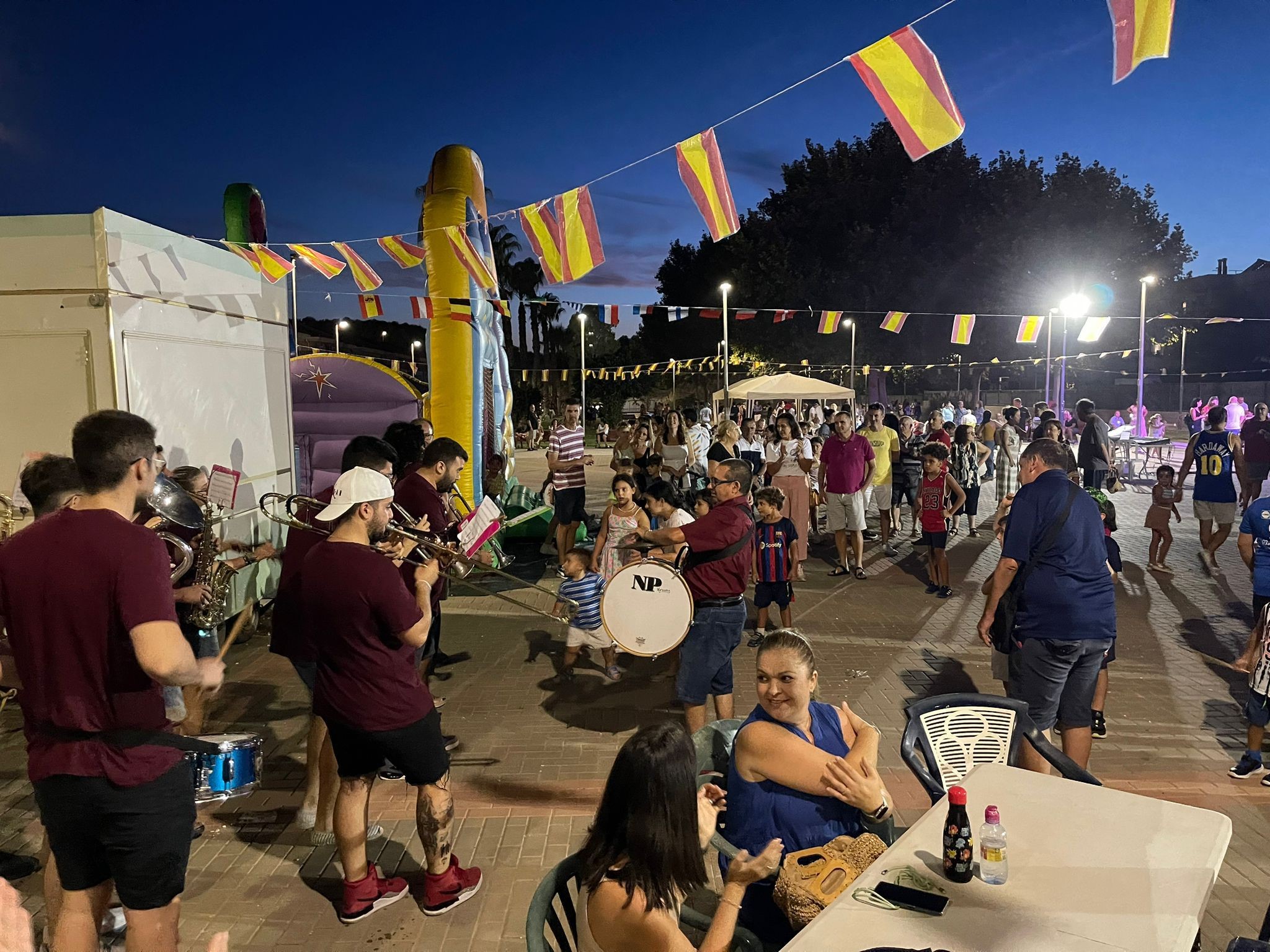 El residencial Los Jardines celebra sus fiestas de bario