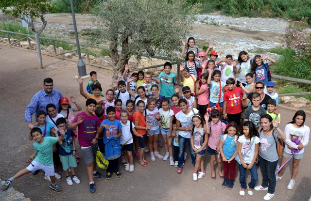 Los alumnos del programa “Ecoescuelas Litorales” visitan el Molino del Saltaor