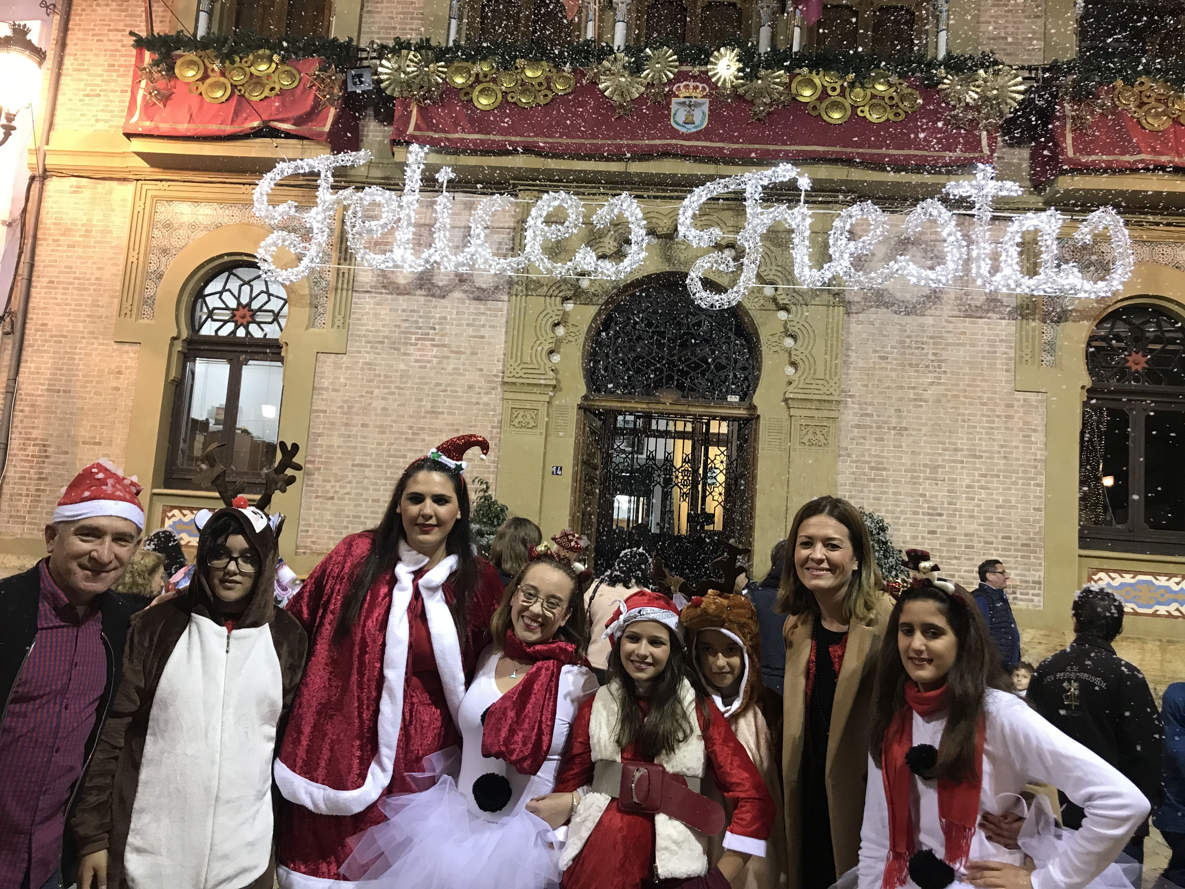 Águilas enciende la Navidad con más de 525.000 puntos de luz
