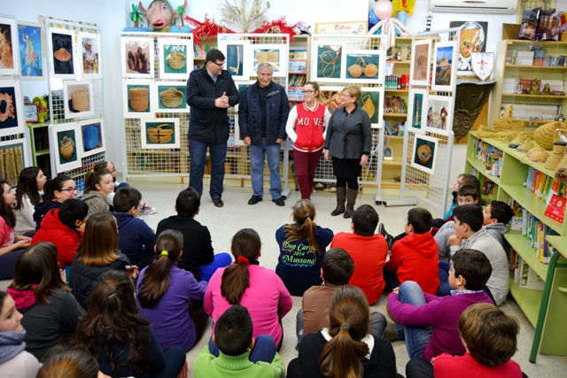El colegio Las Lomas acoge una exposición sobre el esparto para homenajear a la Mussona 