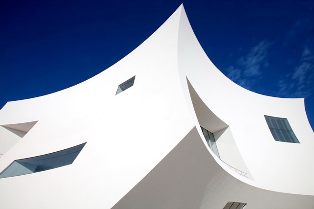 El Ayuntamiento Águilas avanza en clave de sostenibilidad e instalará en breve placas solares en la Casa de Cultura y el Auditorio