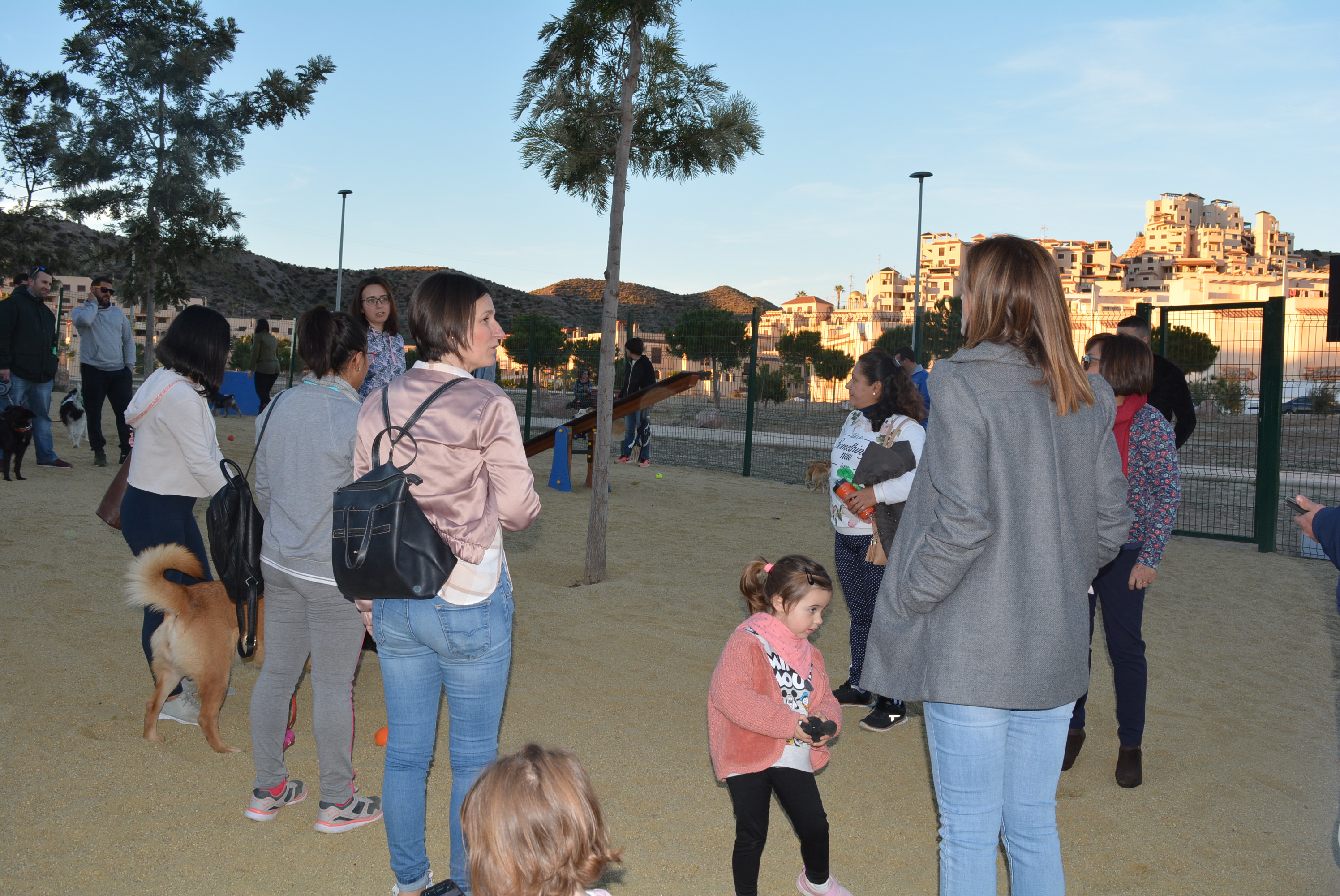 Águilas inaugura su primer parque canino que se ampliará con un segundo el próximo mes de marzo