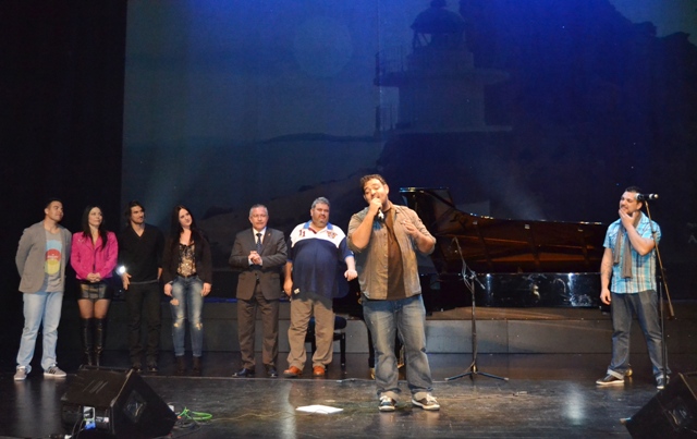 El compositor Ismael Moya presenta su canción dedicada a Águilas