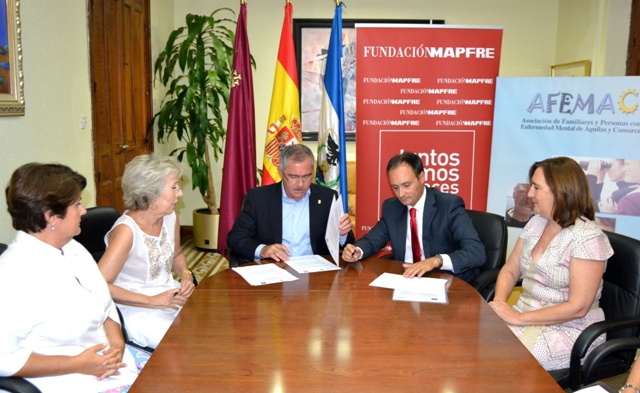 El Ayuntamiento de Águilas y la Fundación Mapfre firman un convenio para la integración laboral de jóvenes con enfermedad mental 
