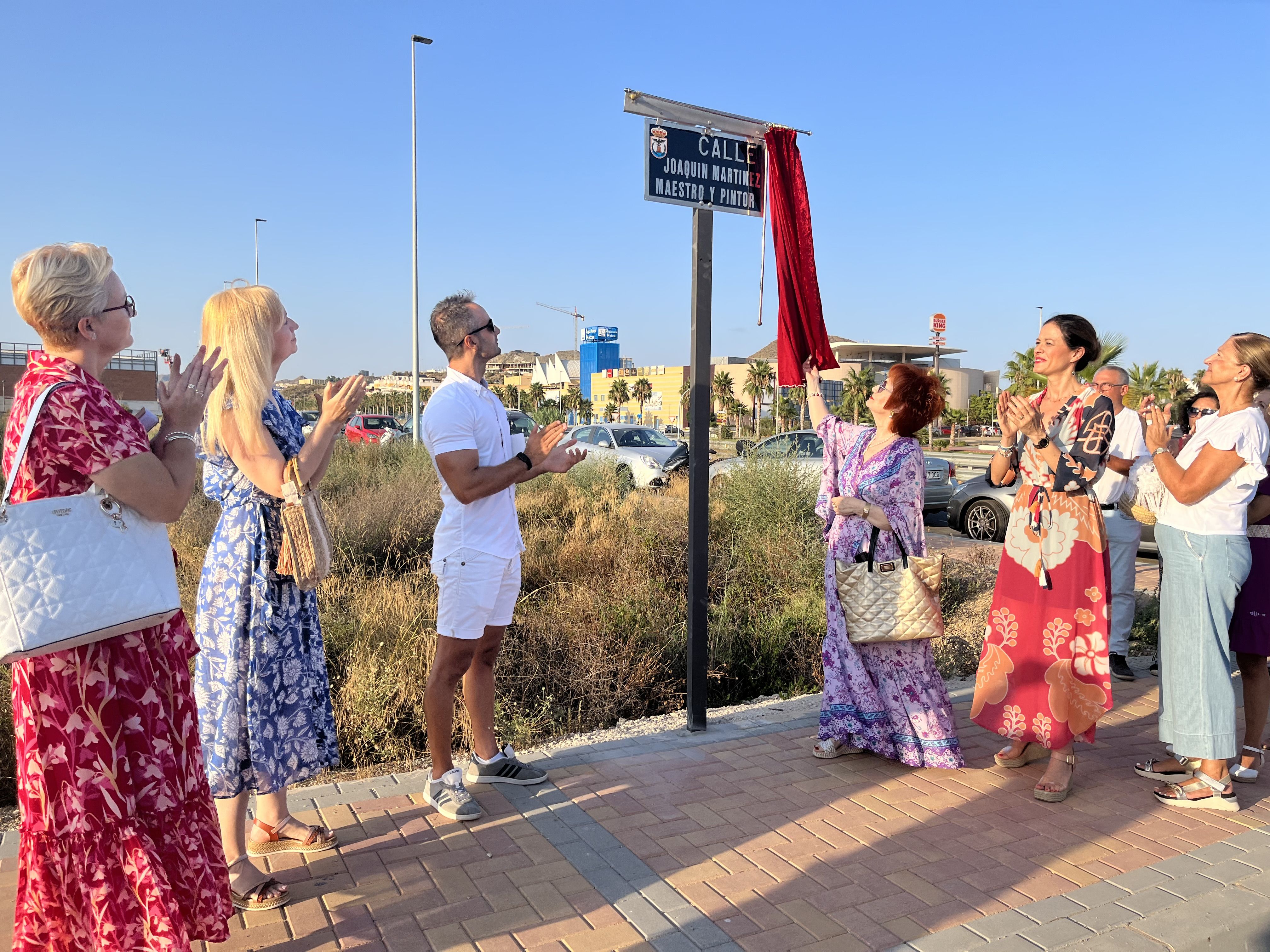 Desde ayer una calle de Águilas lleva por nombre “Joaquin Martínez. Maestro y pintor”
