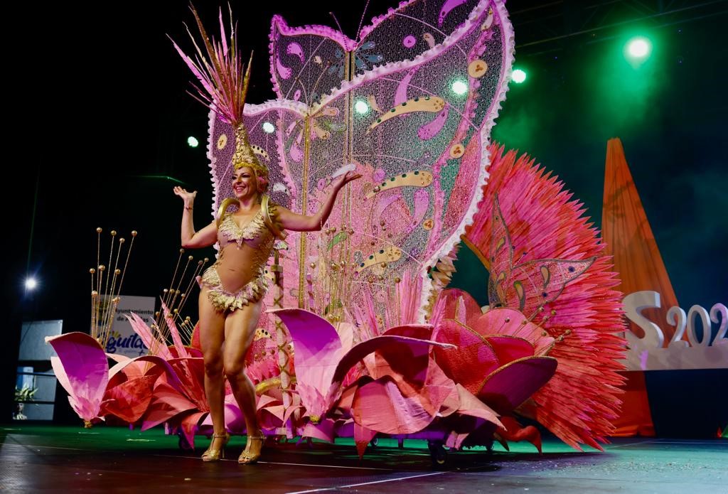 Derroche de ingenio y espectacularidad en el Concurso de Trajes de Papel y Maquillaje Corporal