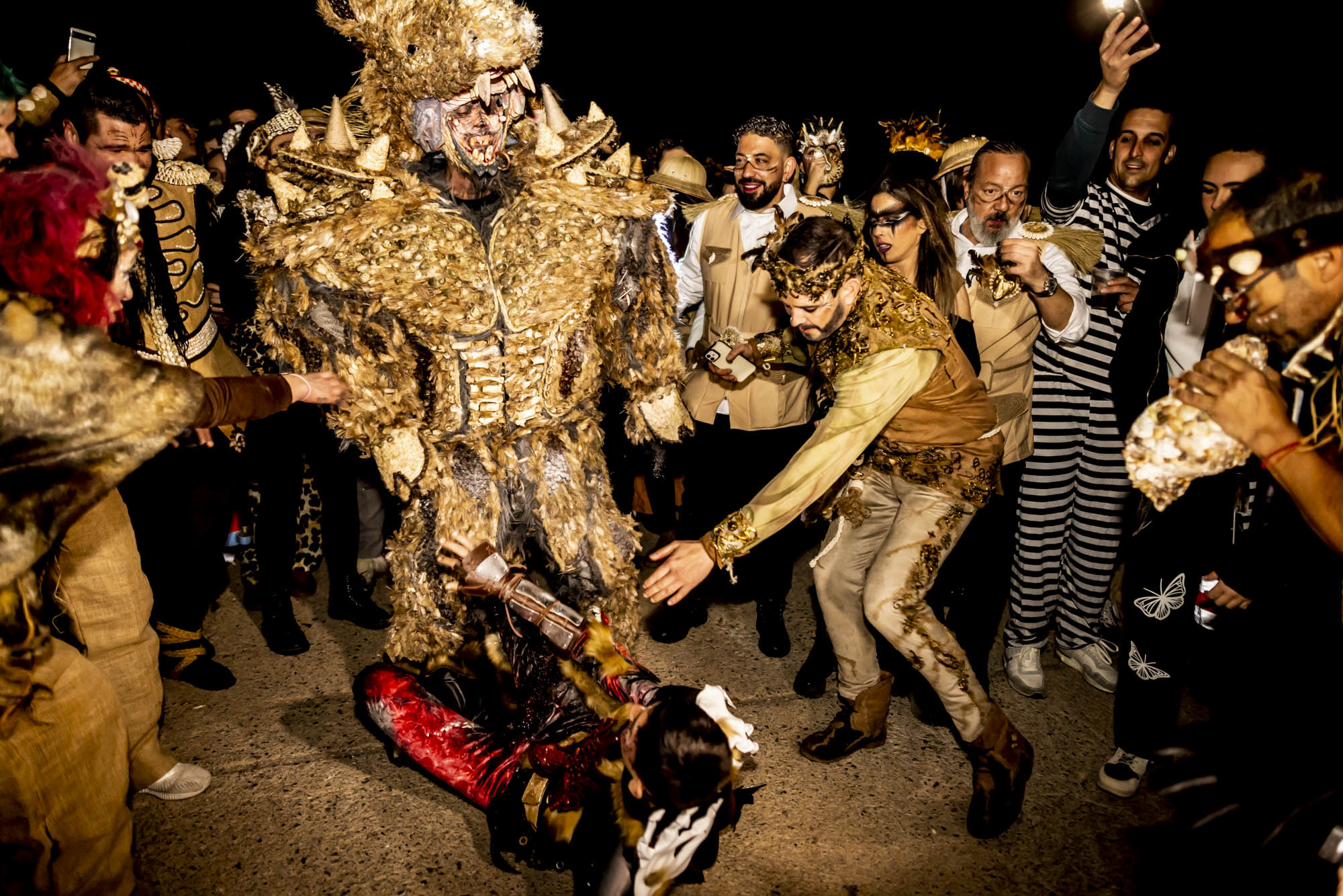Lorenzo Sánchez se transforma en un espectacular rinoceronte en la Suelta de la Mussona