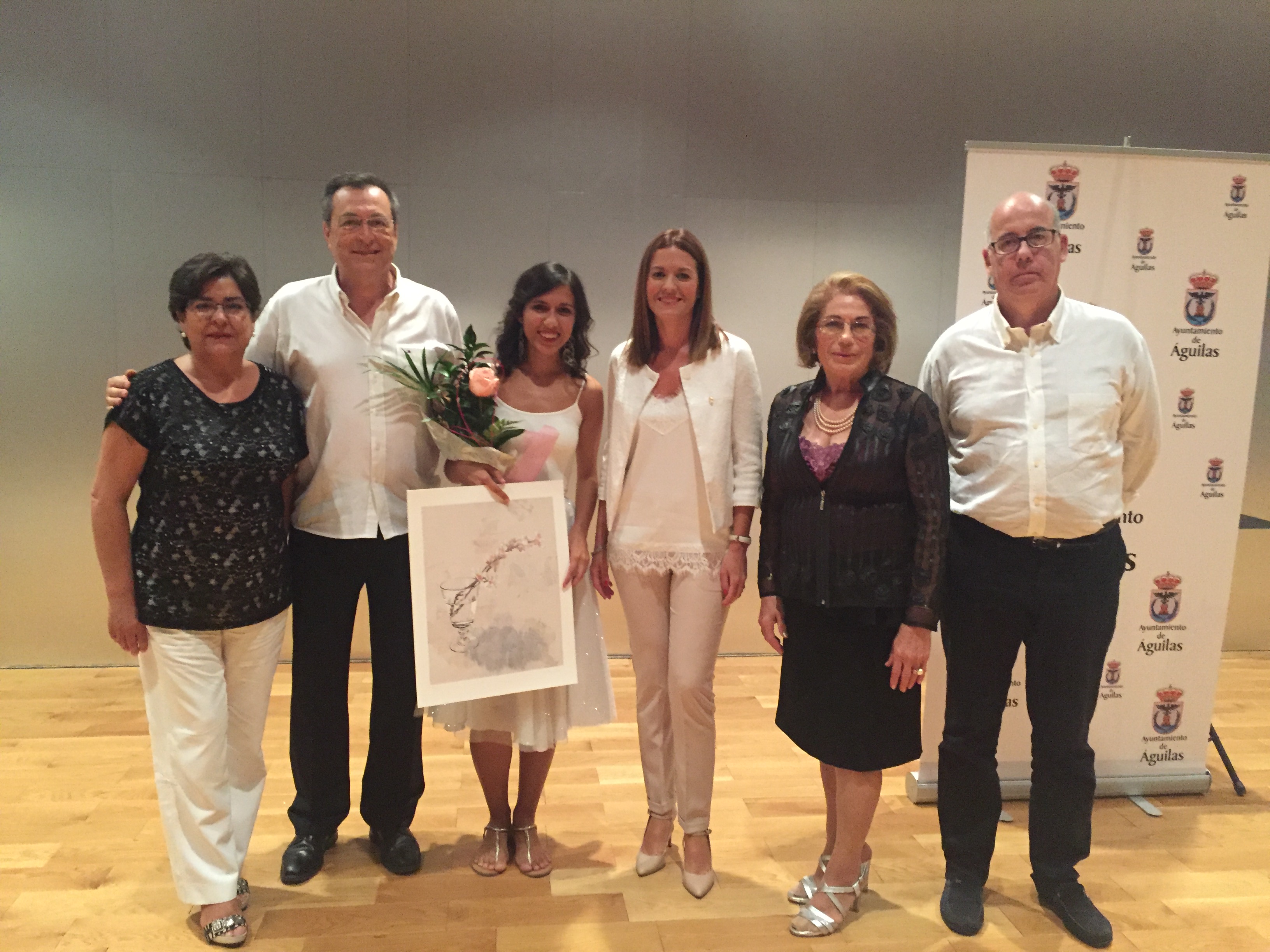 La Asociación Española Contra el Cáncer de Águilas recibe la taquilla, de 2.700 euros, del concierto de piano solidario de la joven Olga Albasini