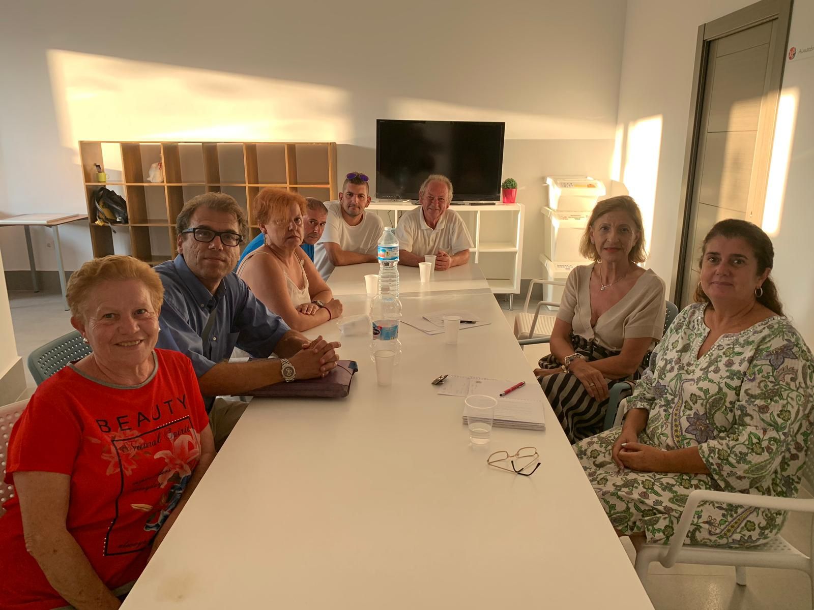 La edil de Servicios Sociales pone en valor la gran labor de Afemac en el transcurso de una visita al centro