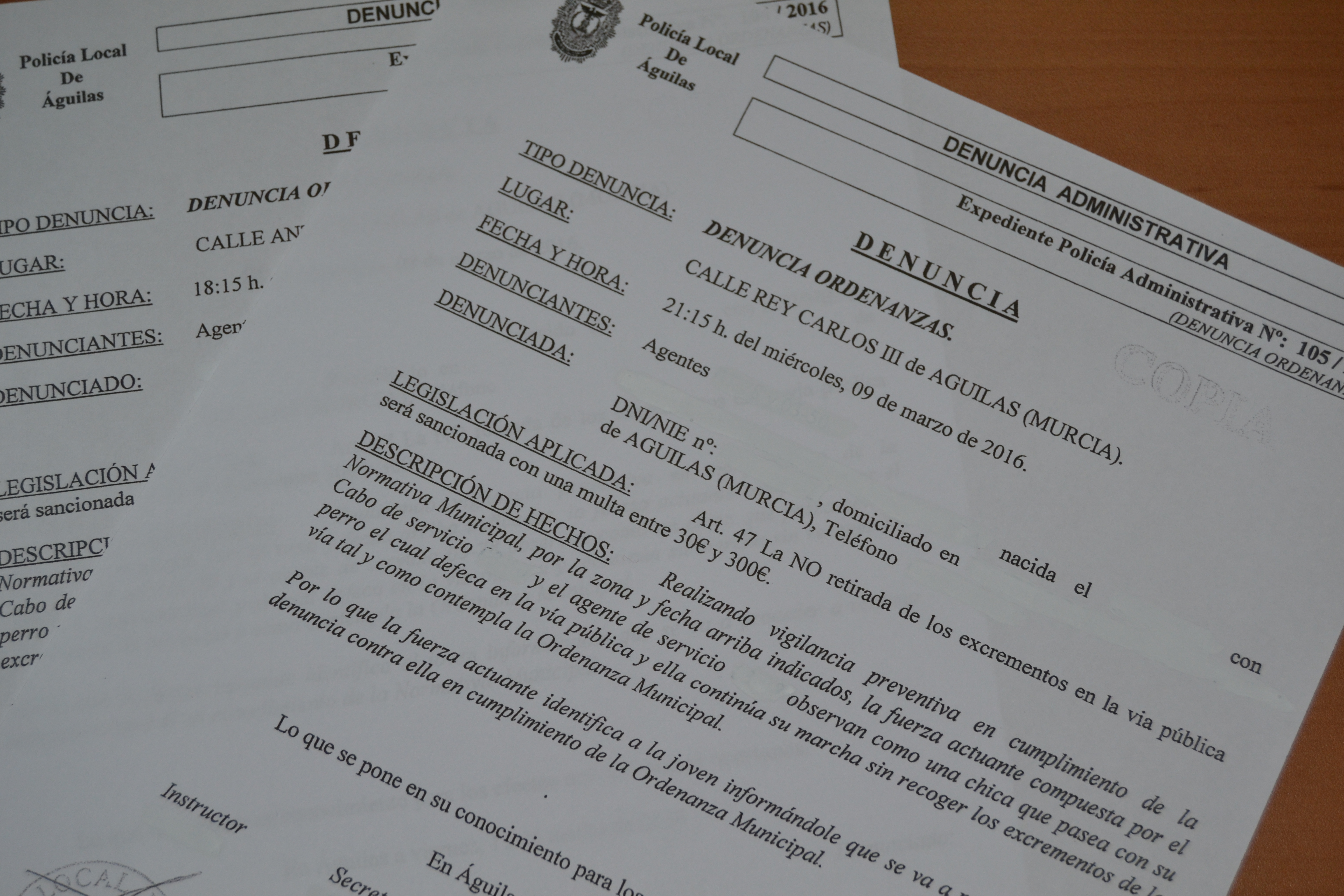 Primeras sanciones en Águilas por no retirar los excrementos de mascotas de la vía pública