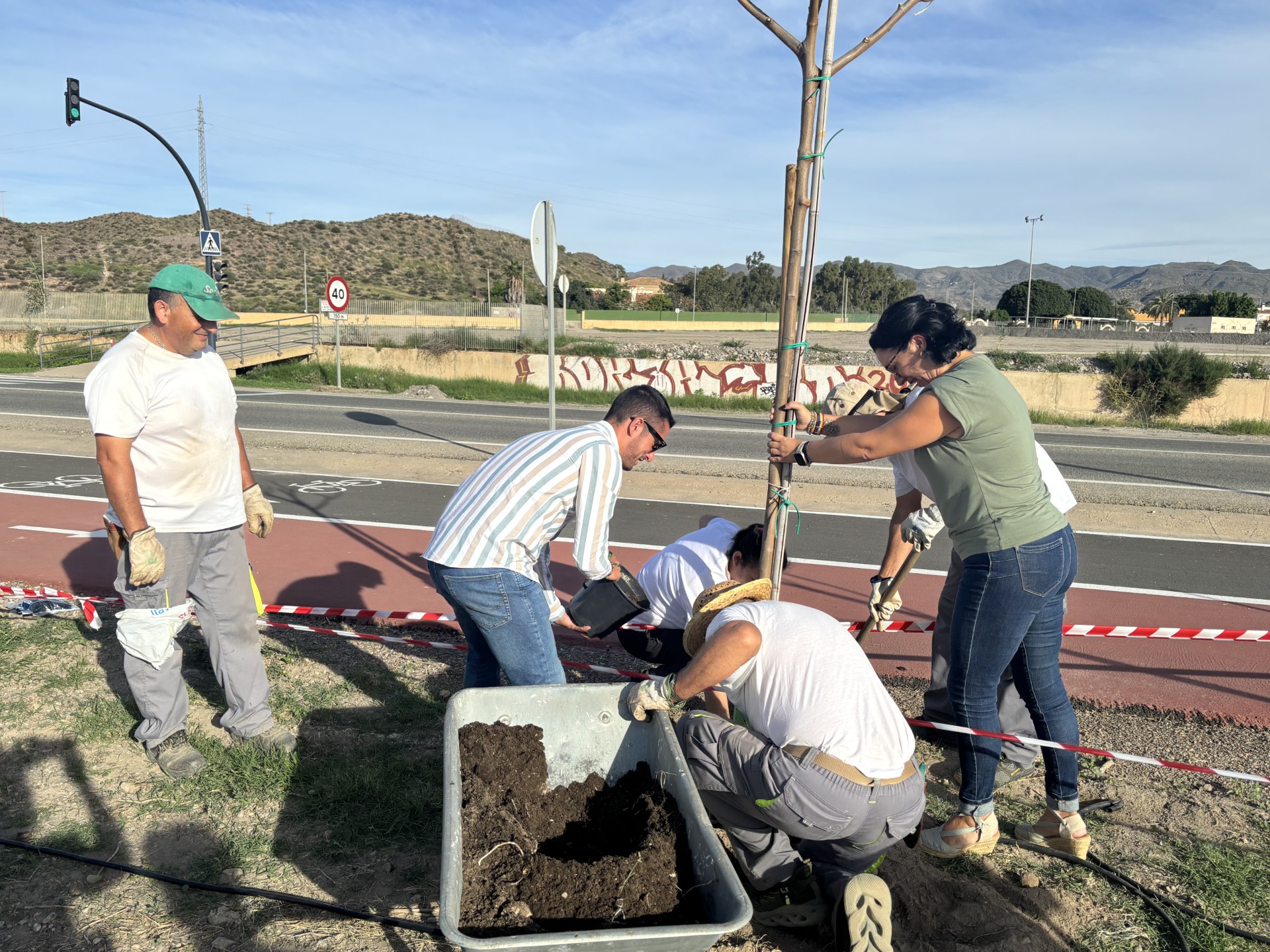 El Ayuntamiento contrata a 27 desempleados a través del programa experiencial “Nueva vida para la antigua escombrera municipal y su entorno, Fase III”