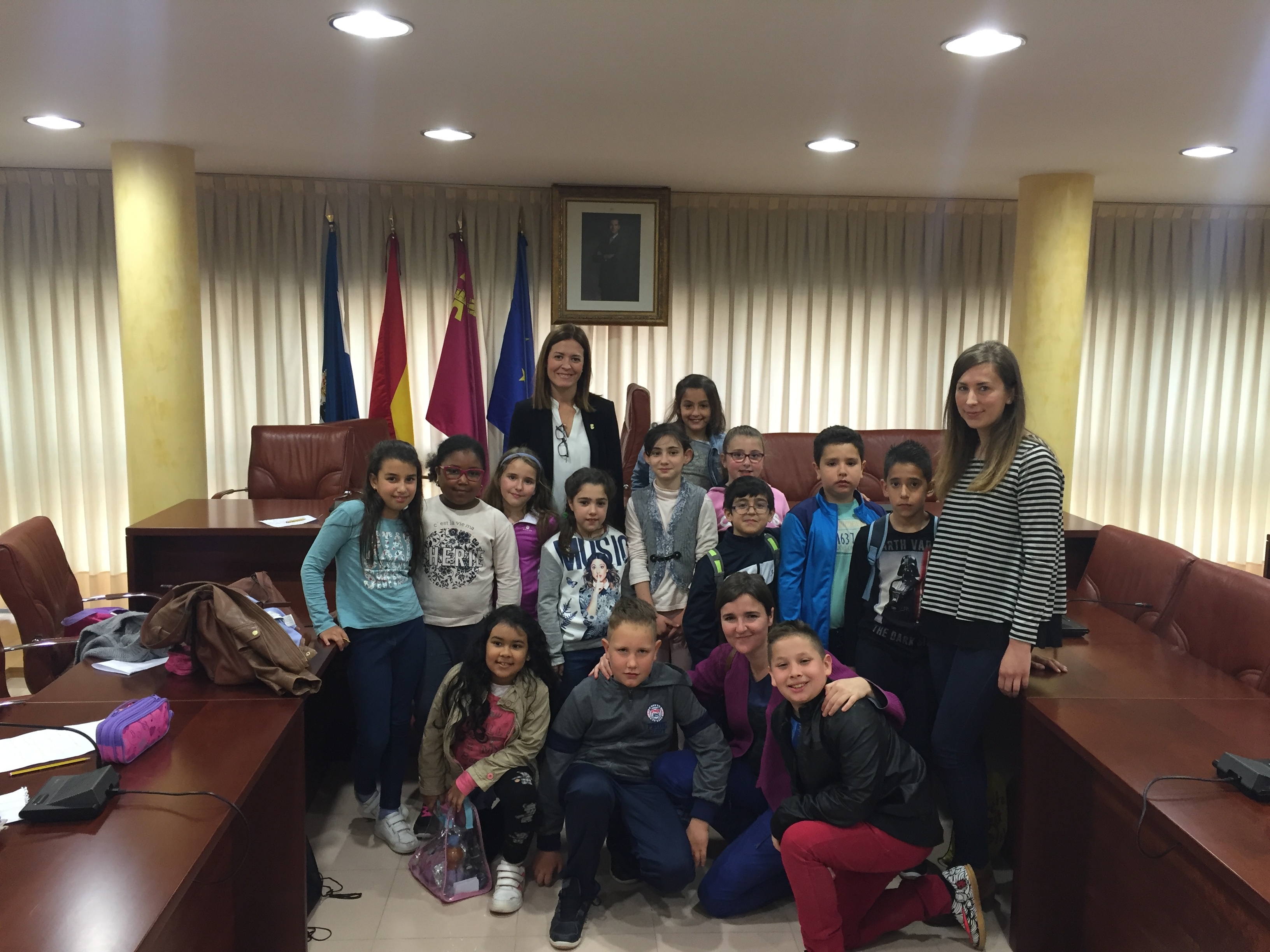 Los alumnos de 3º de Primaria del colegio Virgen de los Dolores visitan el Ayuntamiento