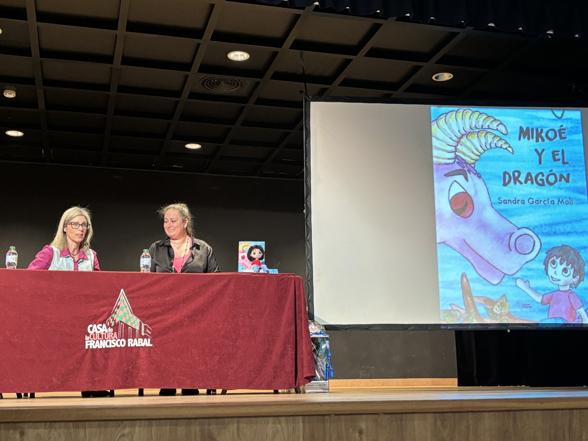 Sandra García presenta en la Casa de Cultura su libro “Mikoé y el dragón”